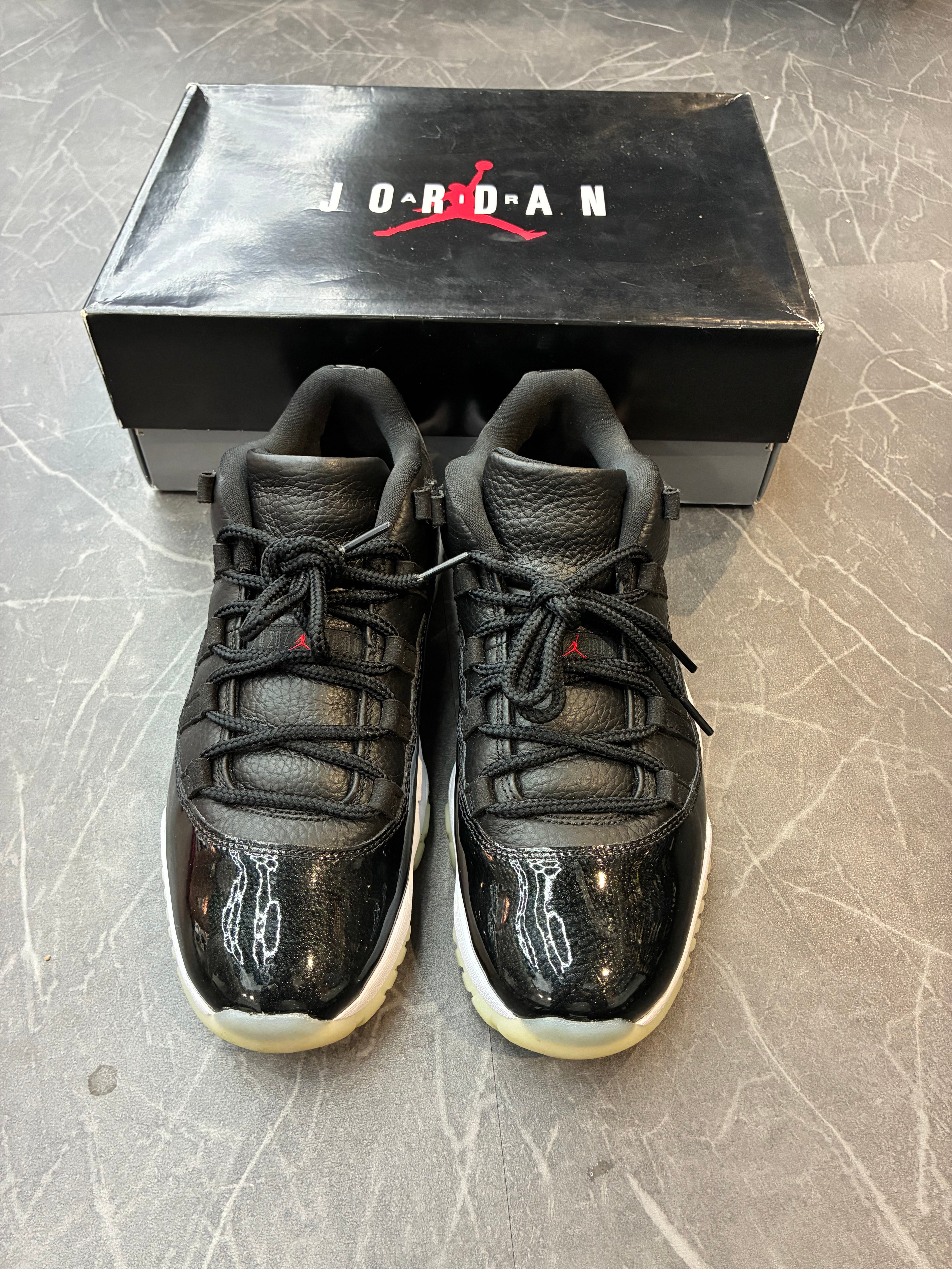 Jordan 11 Low “72-10”