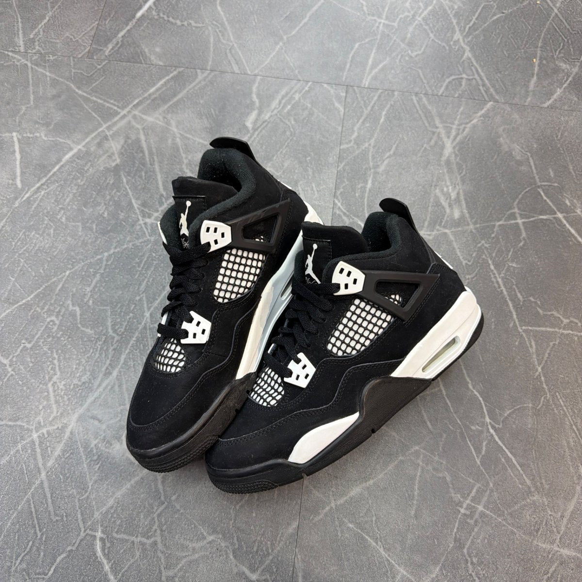 Jordan 4 Retro White Thunder (GS) - Image 2