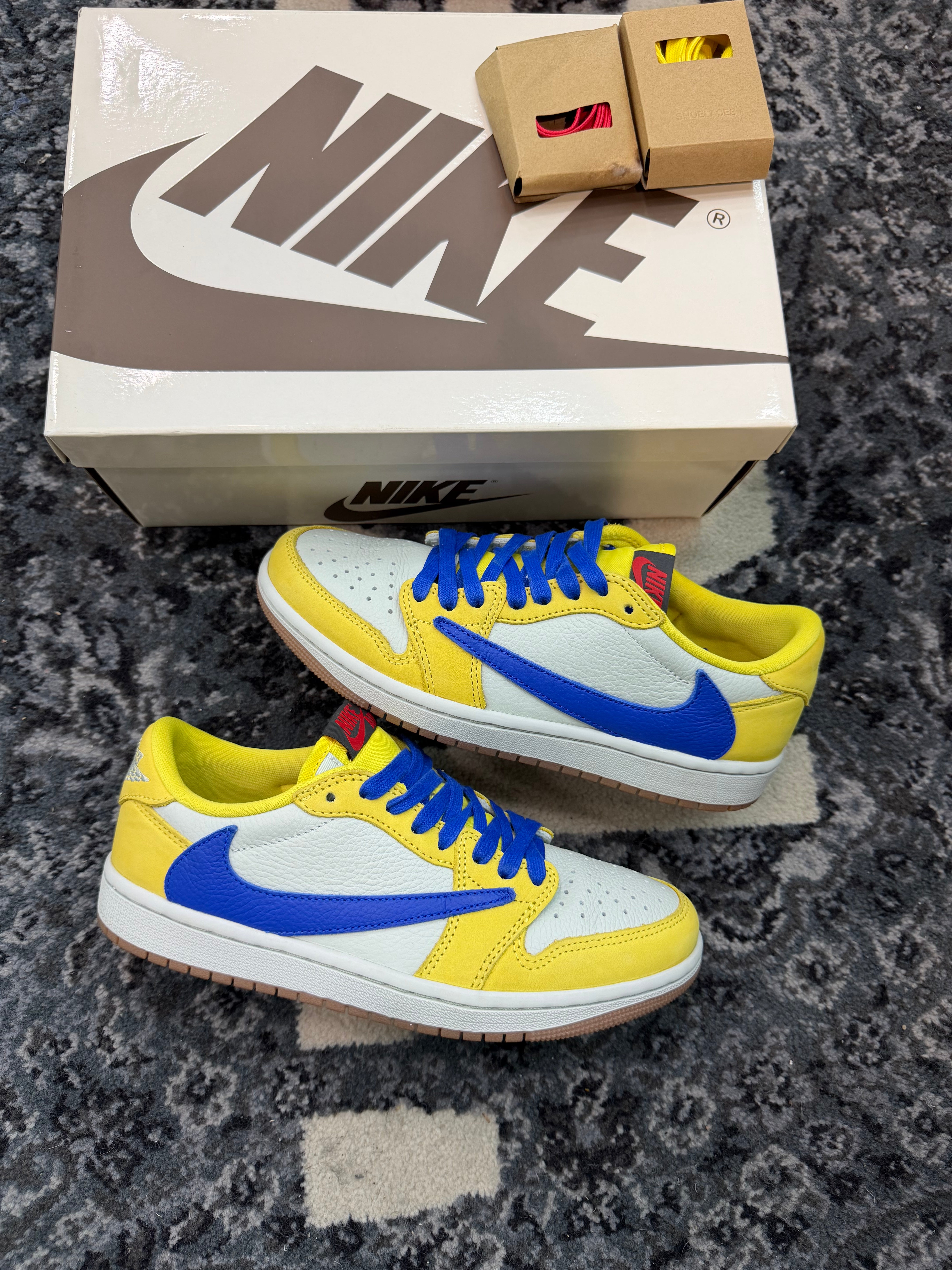 Jordan 1 Low Travis Scott “Canary”