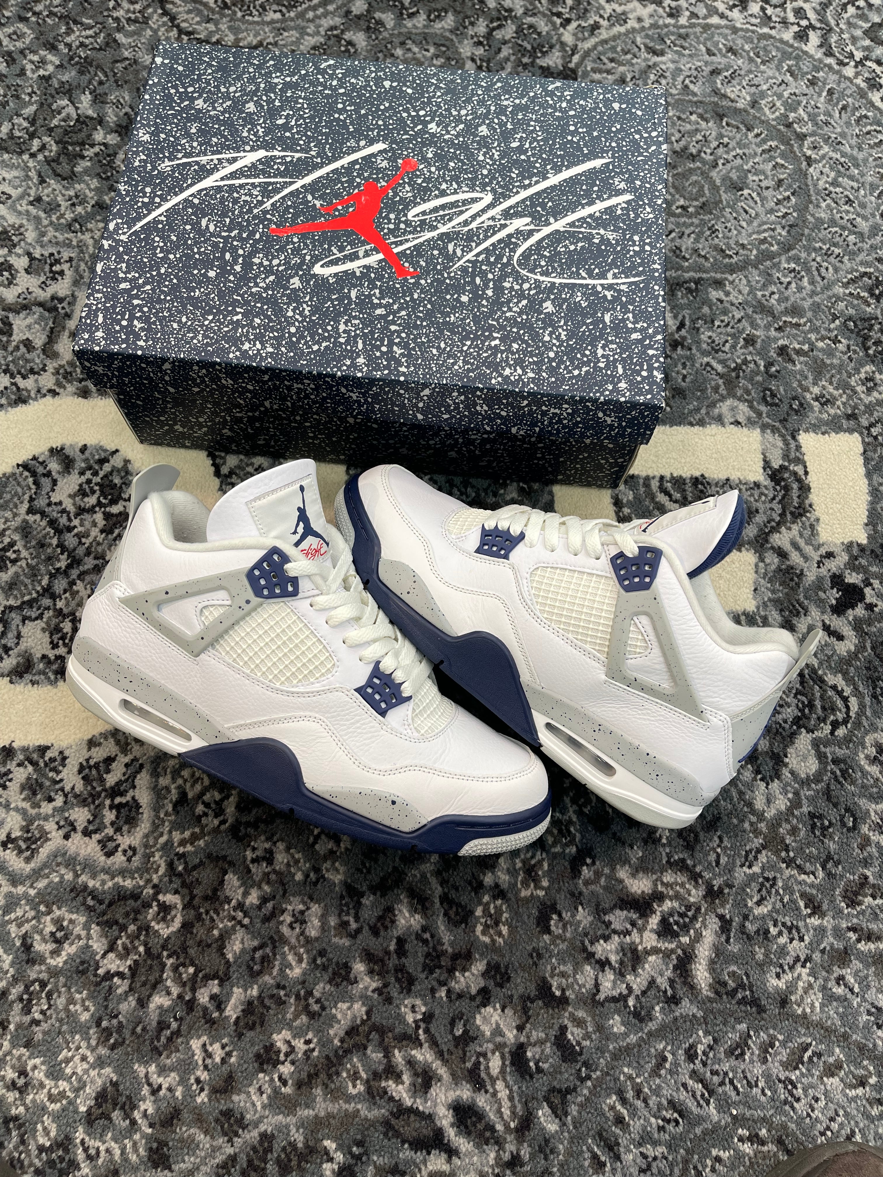 Jordan 4 “Midnight Navy”