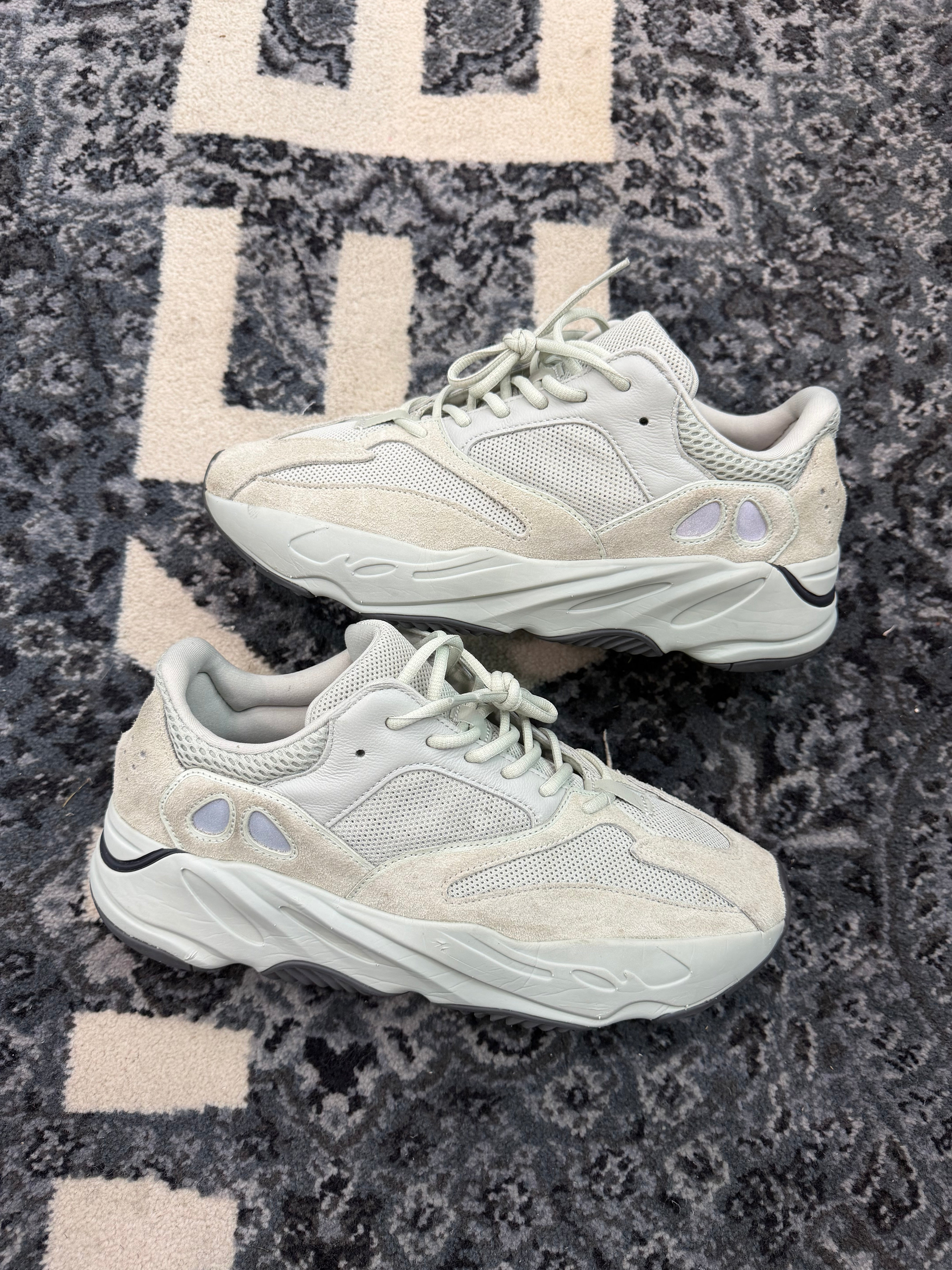 Yeezy 700 “Salt”
