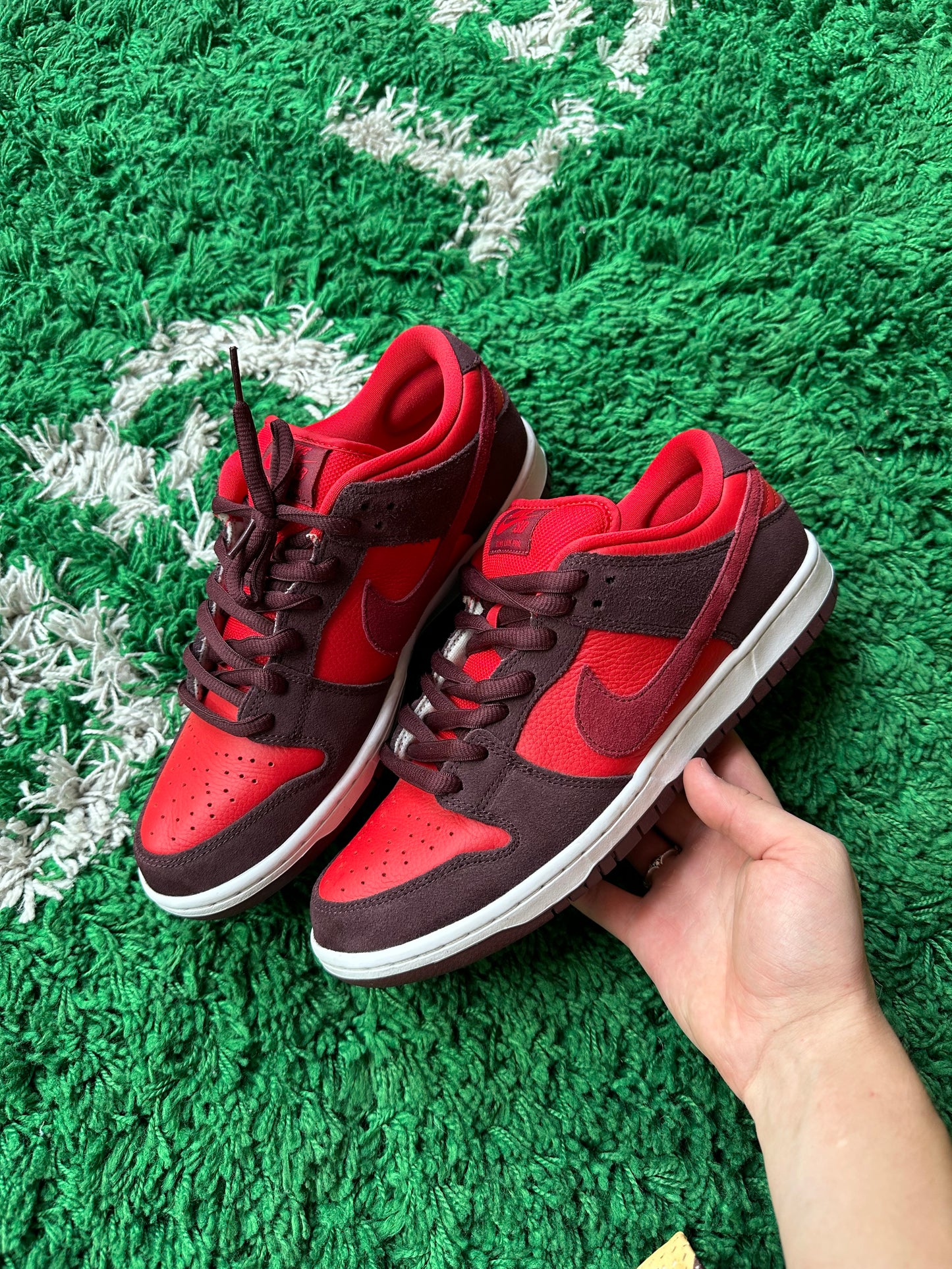 Nike SB Dunk Low “Cherry”