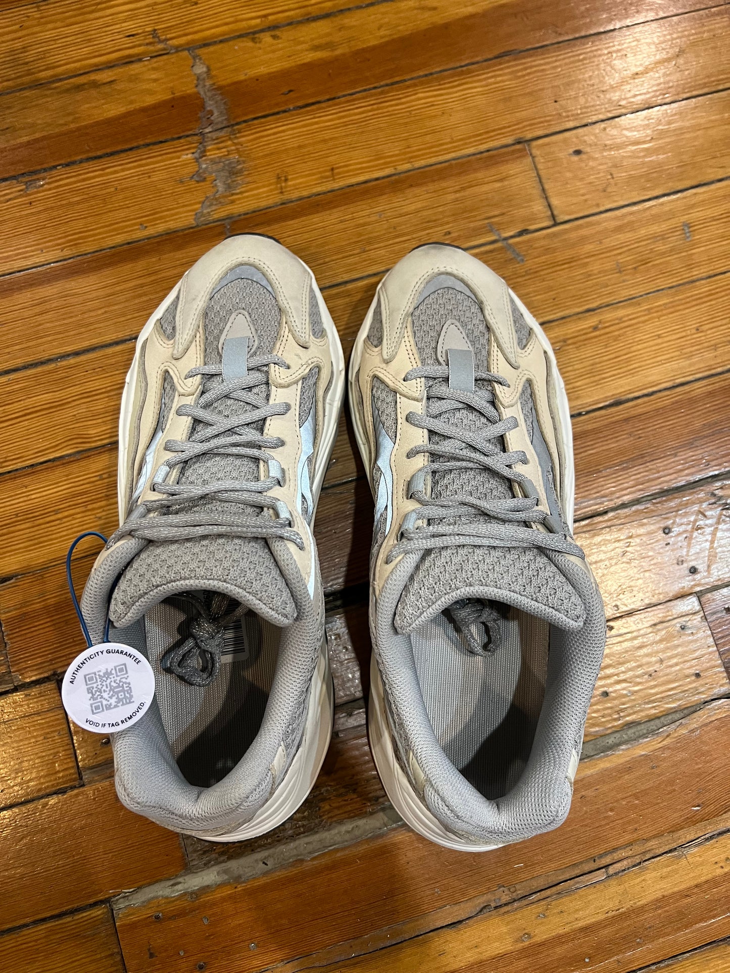 Yeezy 700 “Cream”