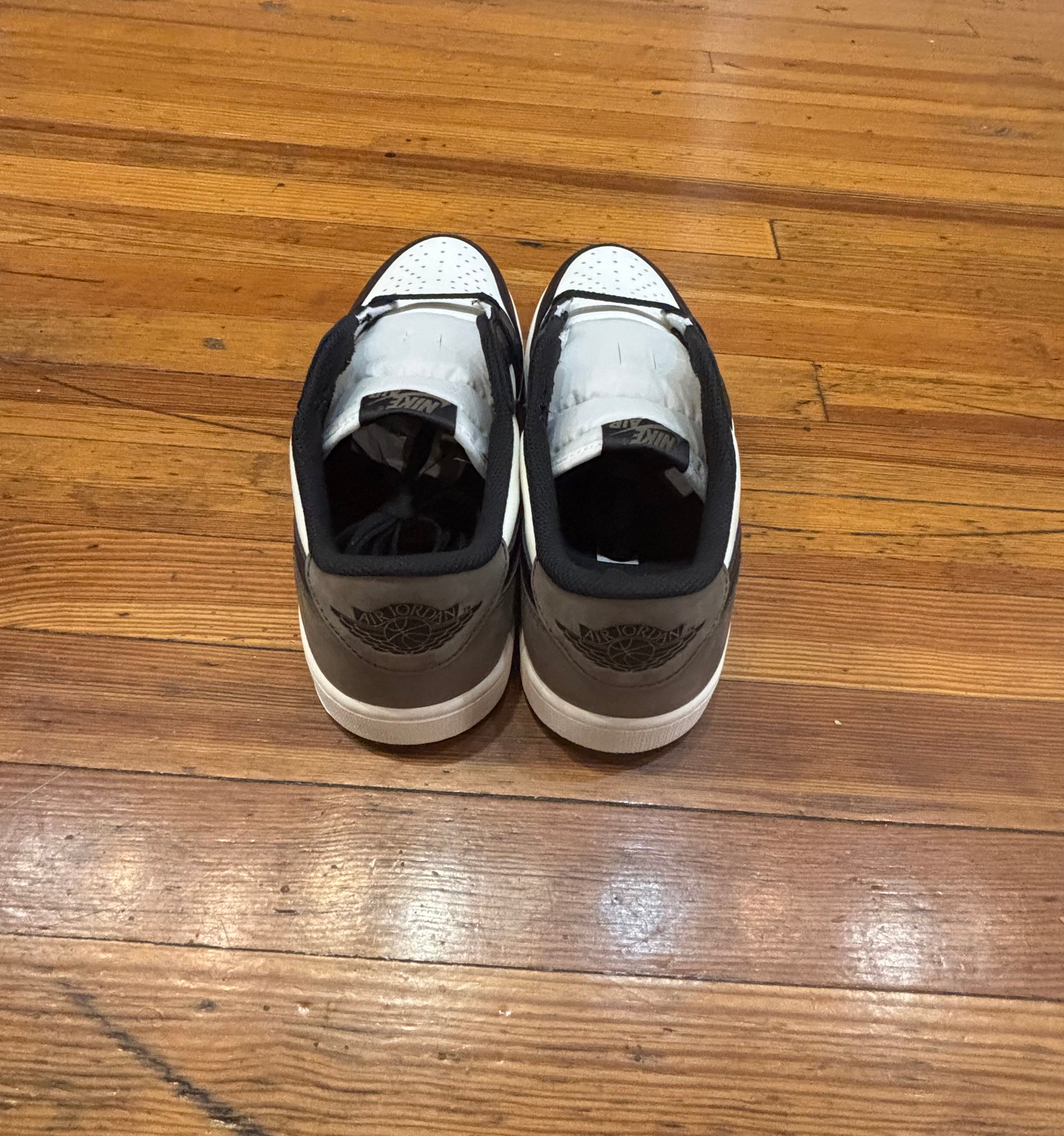 Jordan 1 Low “Mocha”