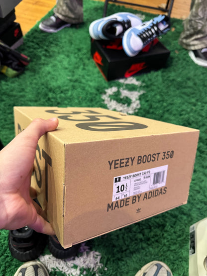 Yeezy 350 “Bred”
