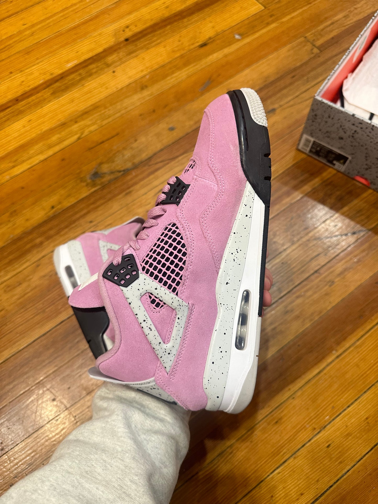 Jordan 4 “Orchid”