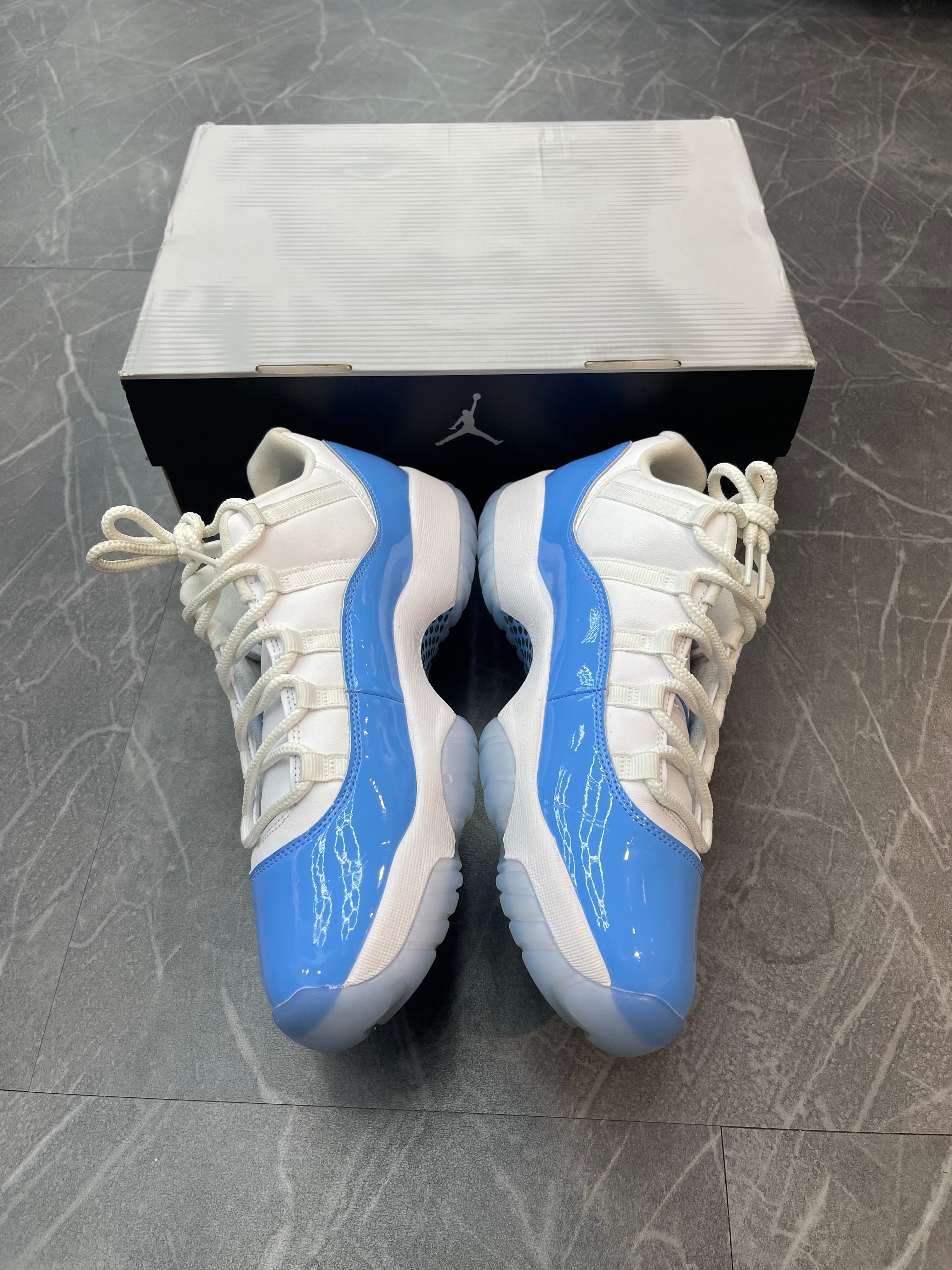 Jordan 11 Low “University Blue”