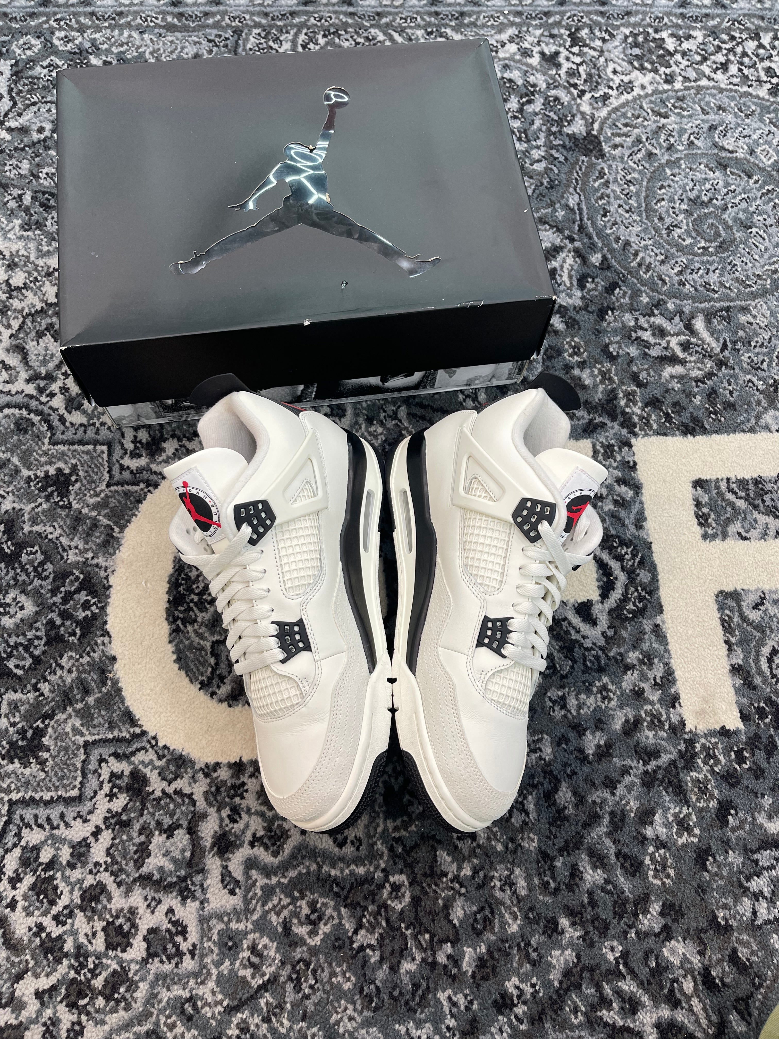 Jordan 4 “Flight Club”