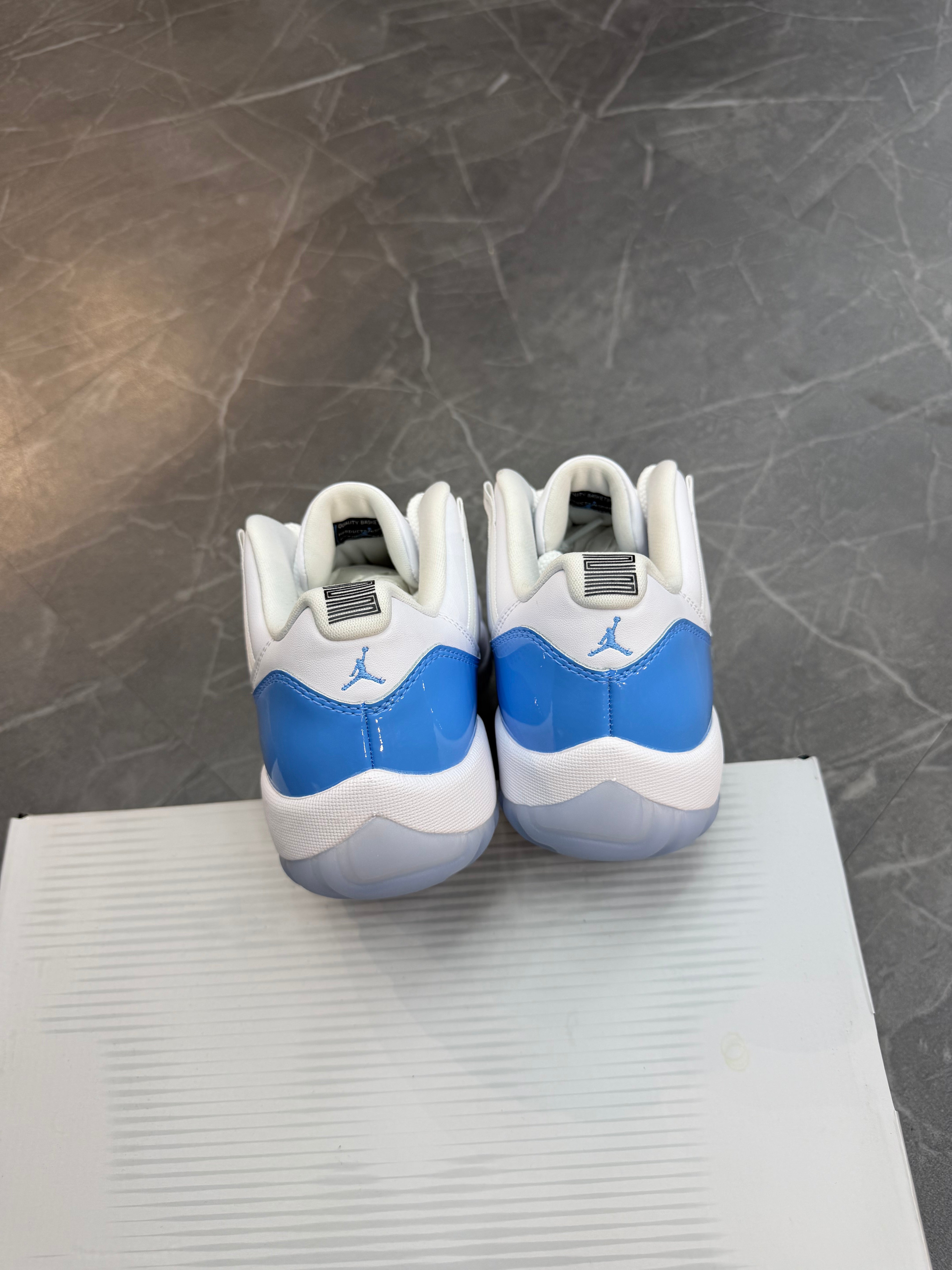 Jordan 11 Low “UNC”