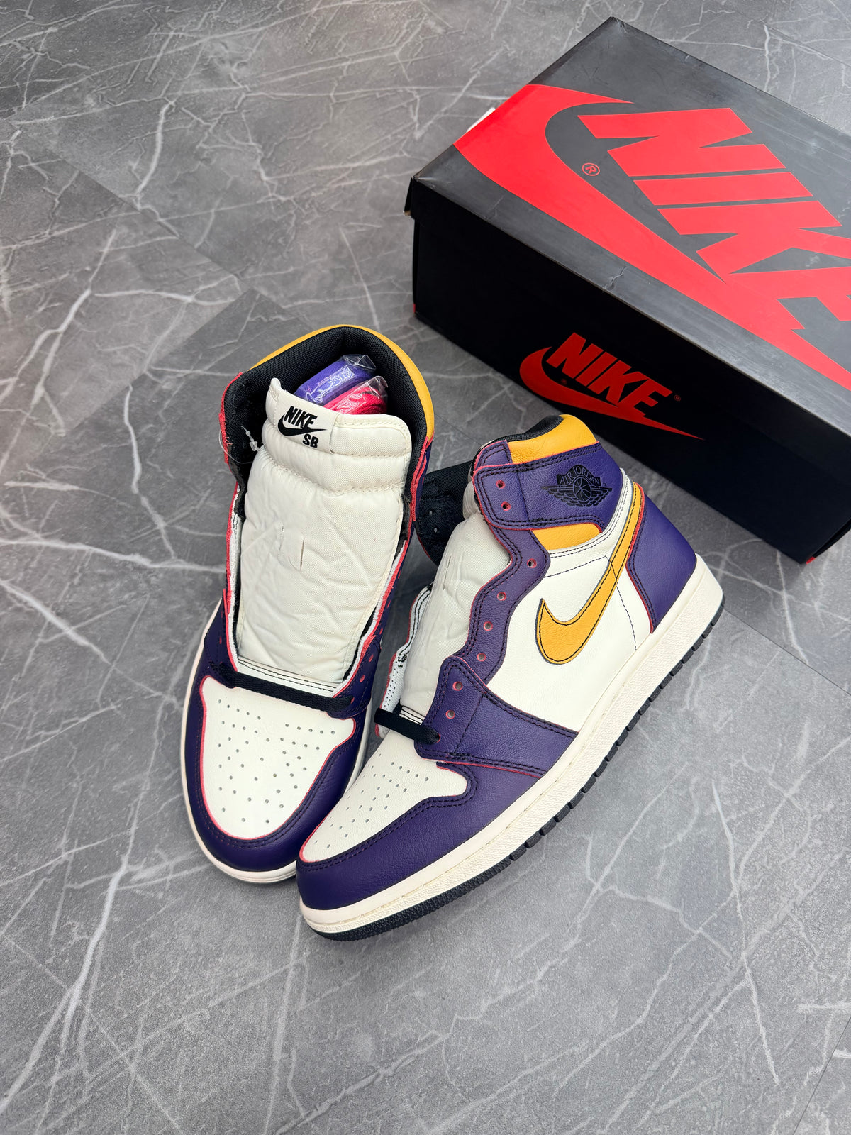 Jordan 1 Retro High OG Defiant SB LA to Chicago