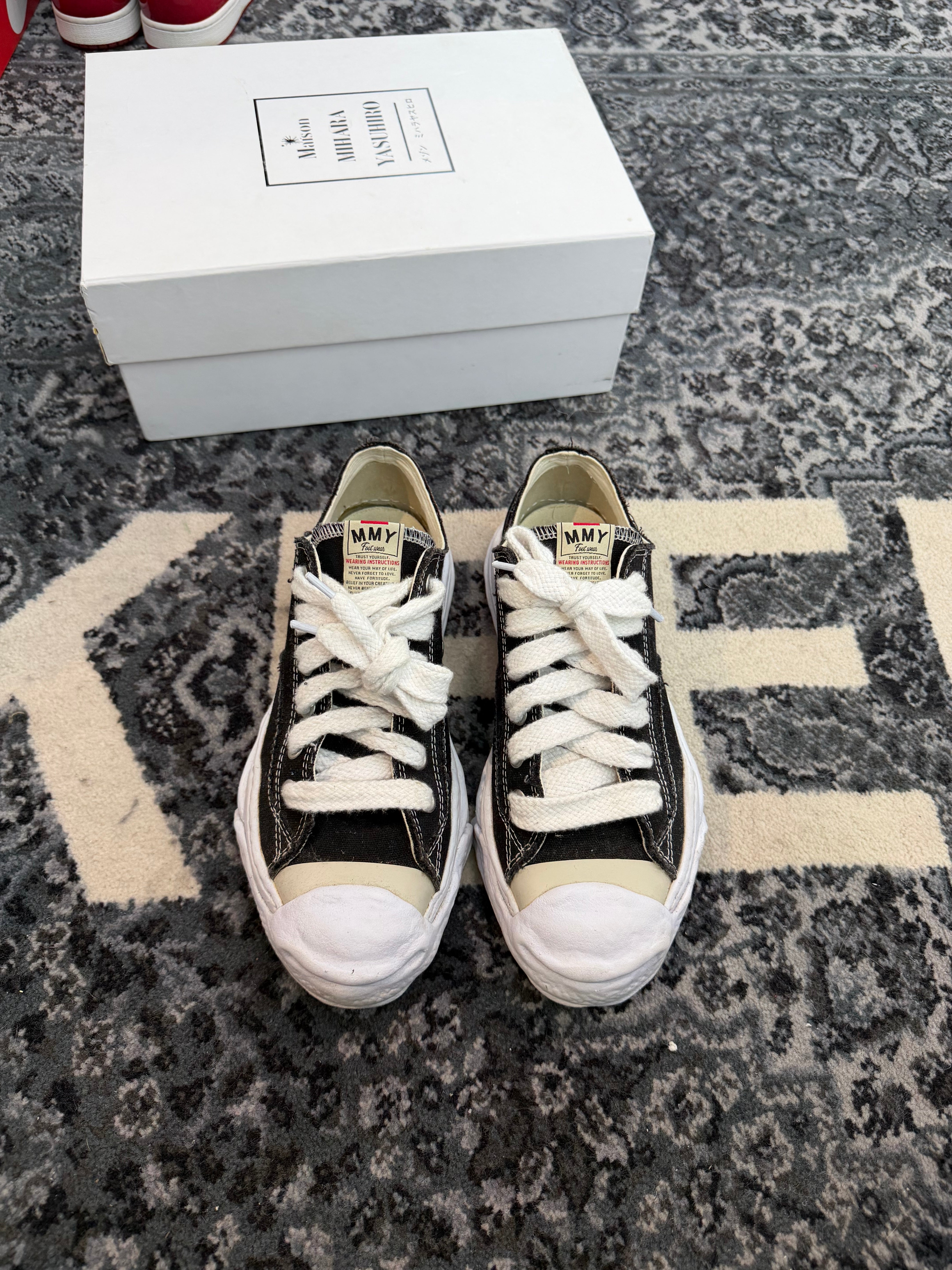 Maison Mihara Canvas Low “Black”