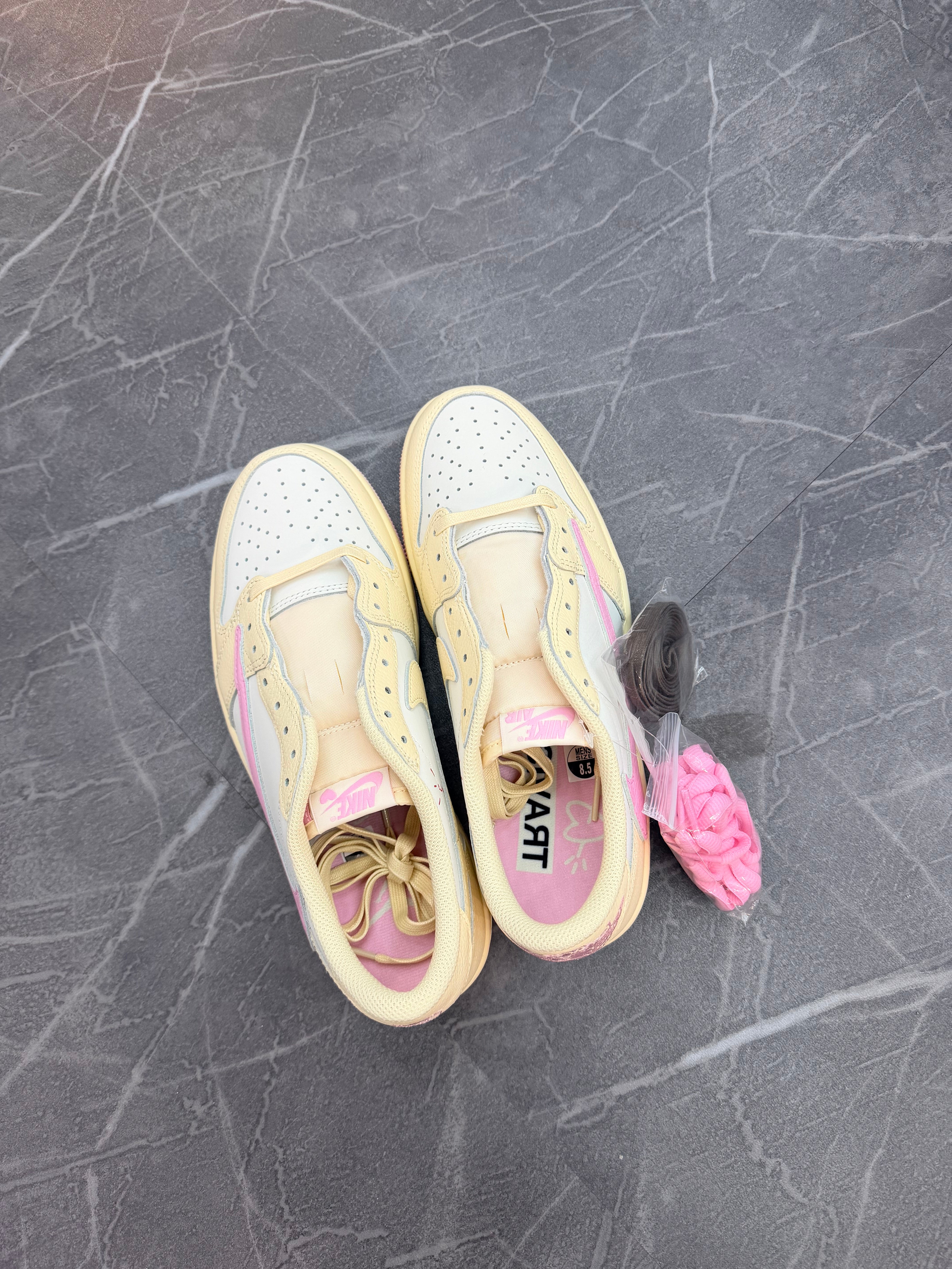 Travis Scott Jordan 1 Low “Shy Pink”