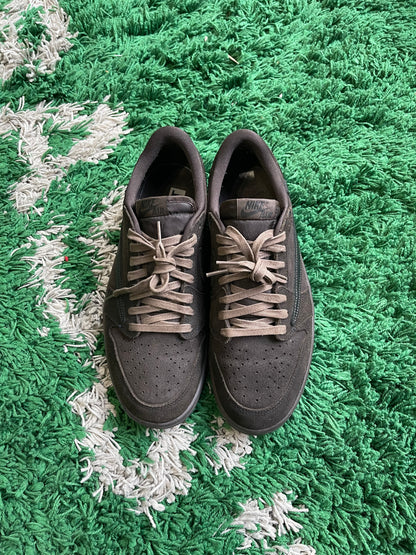 Travis Scott Jordan 1 Low “Velvet Brown”