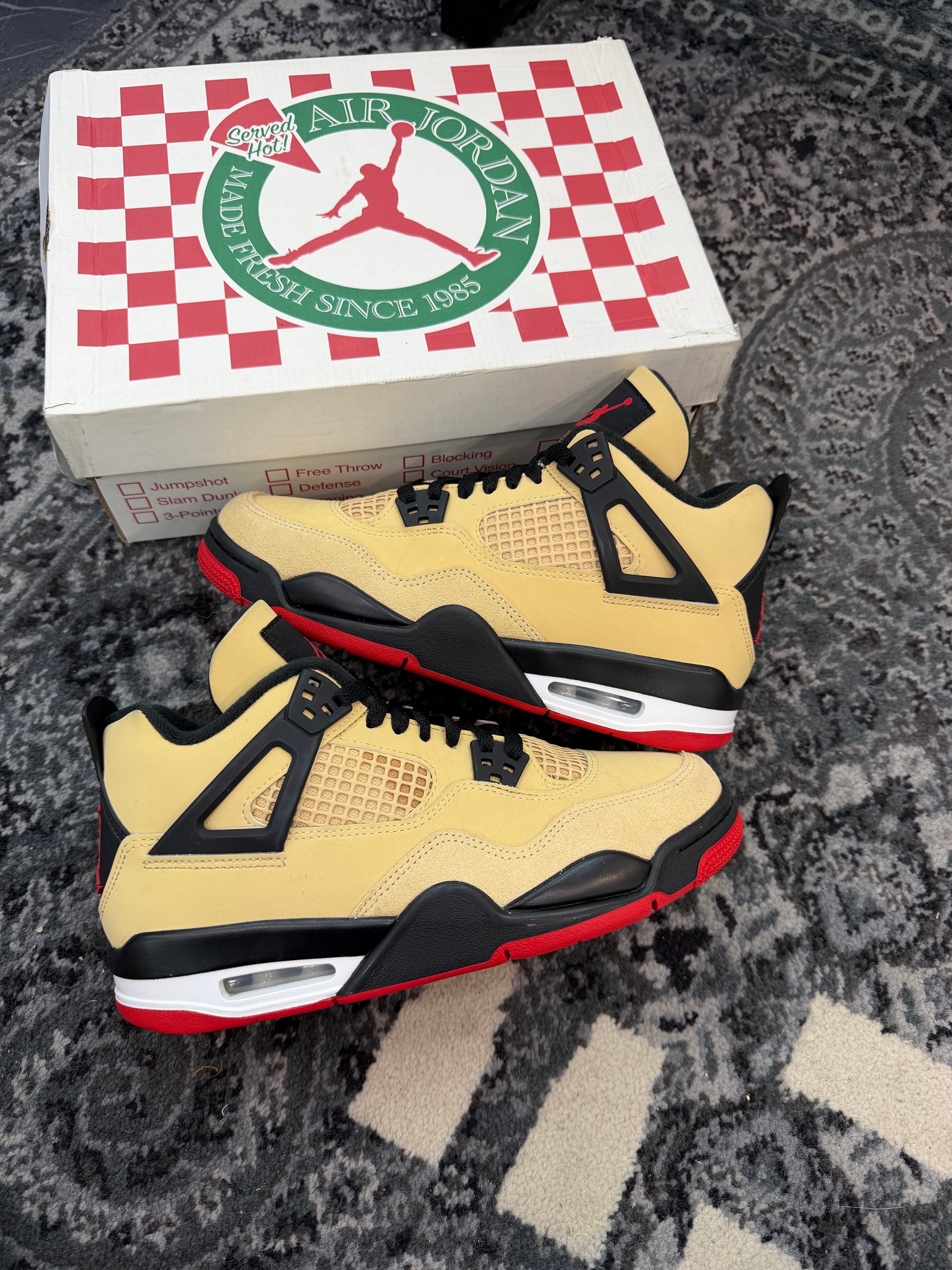 Jordan 4 “Pizza”