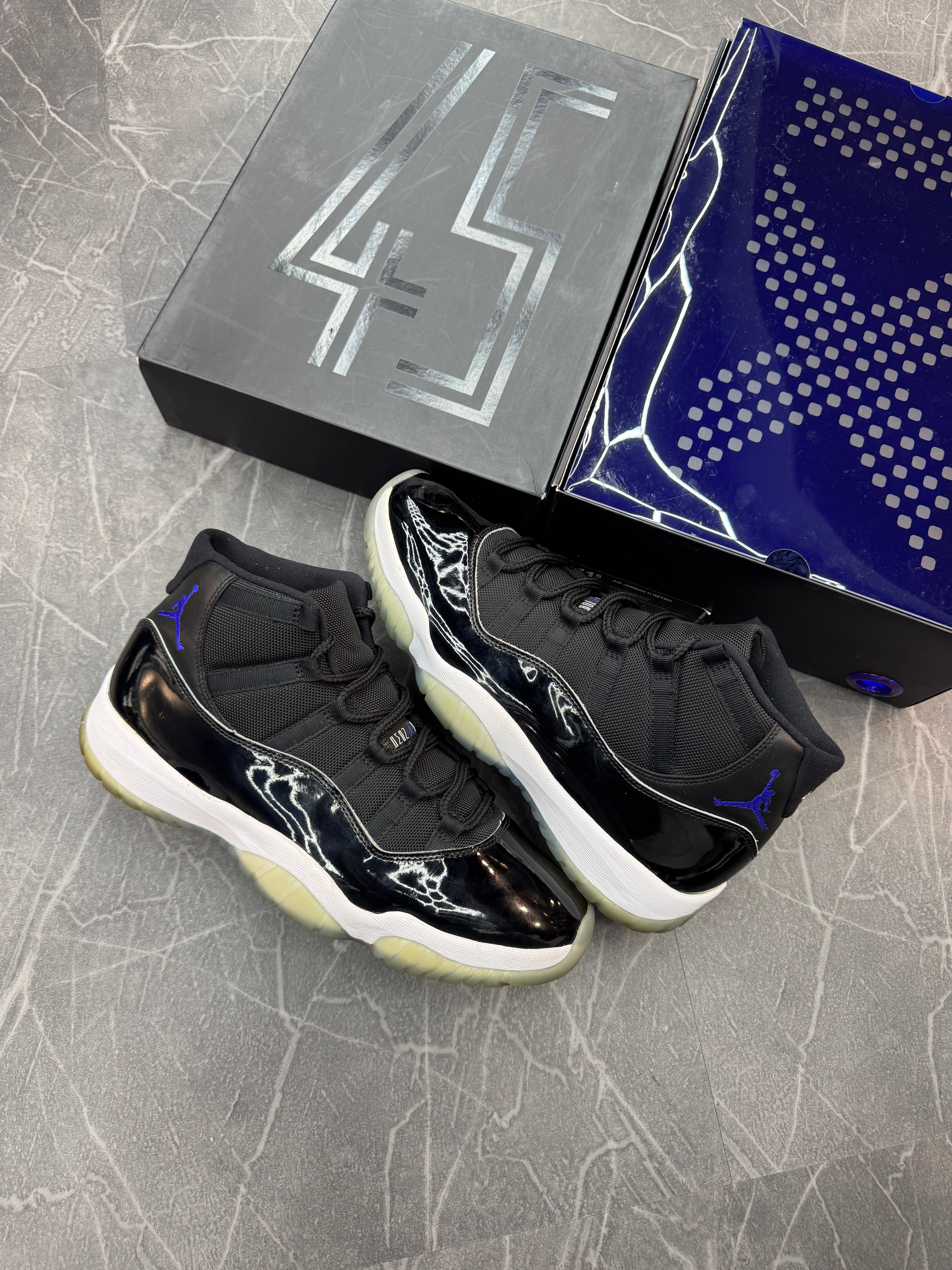 Jordan 11 Space Jam