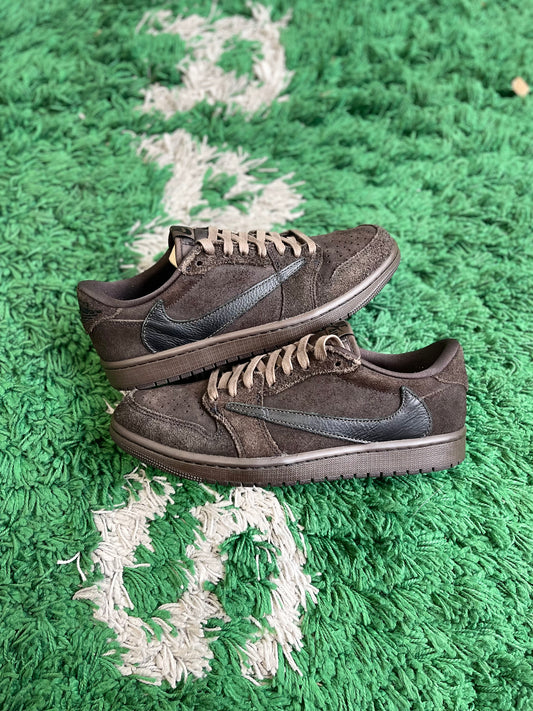 Travis Scott Jordan 1 Low “Velvet Brown”