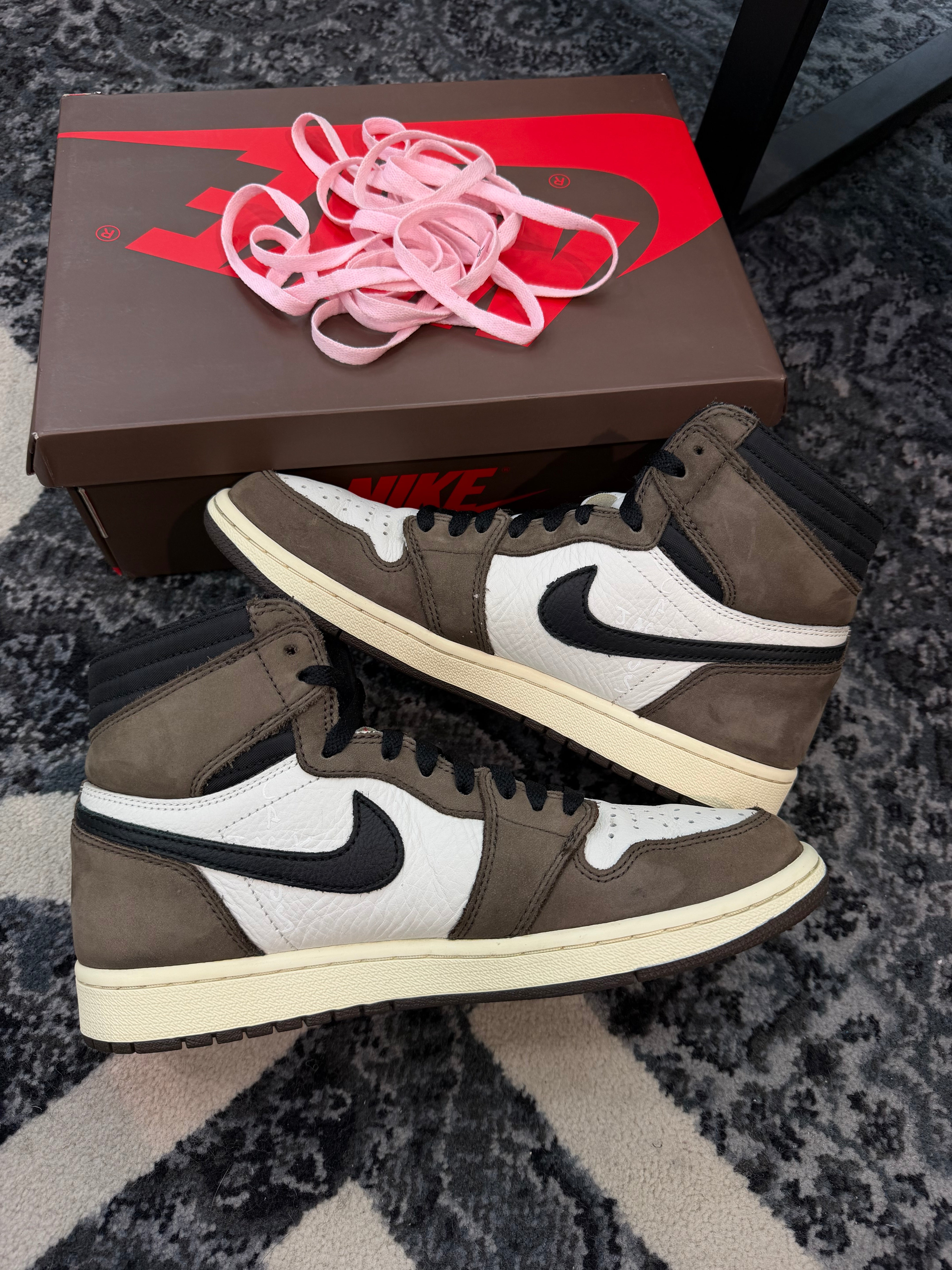 Jordan 1 High x Travis Scott “Mocha”