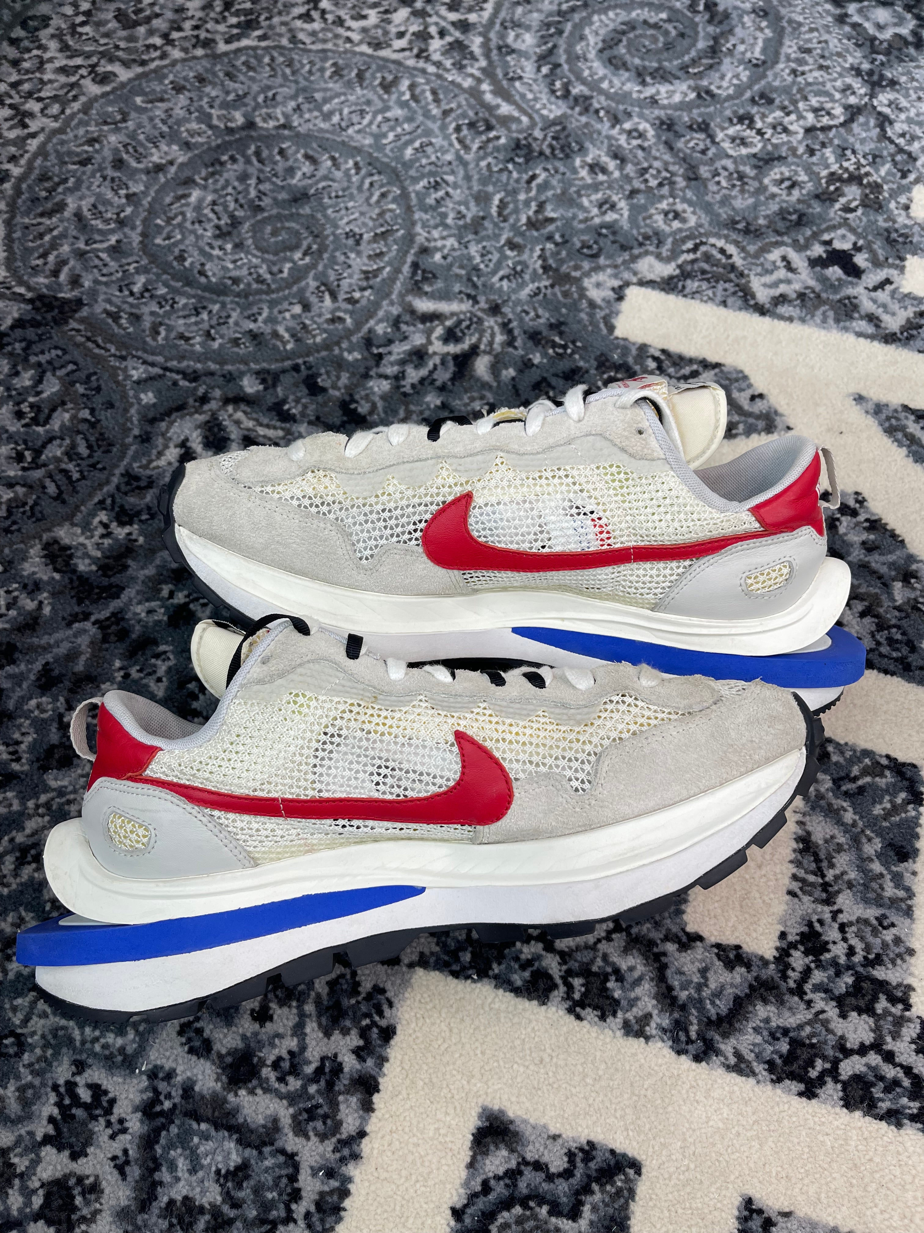 Nike x Sacai Vaporwaffle “Sport Fuchsia Royal”