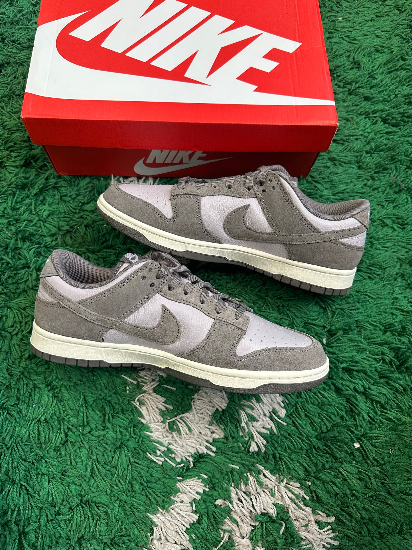 Nike Dunk Low SE “Platinum Violet Cave Stone”