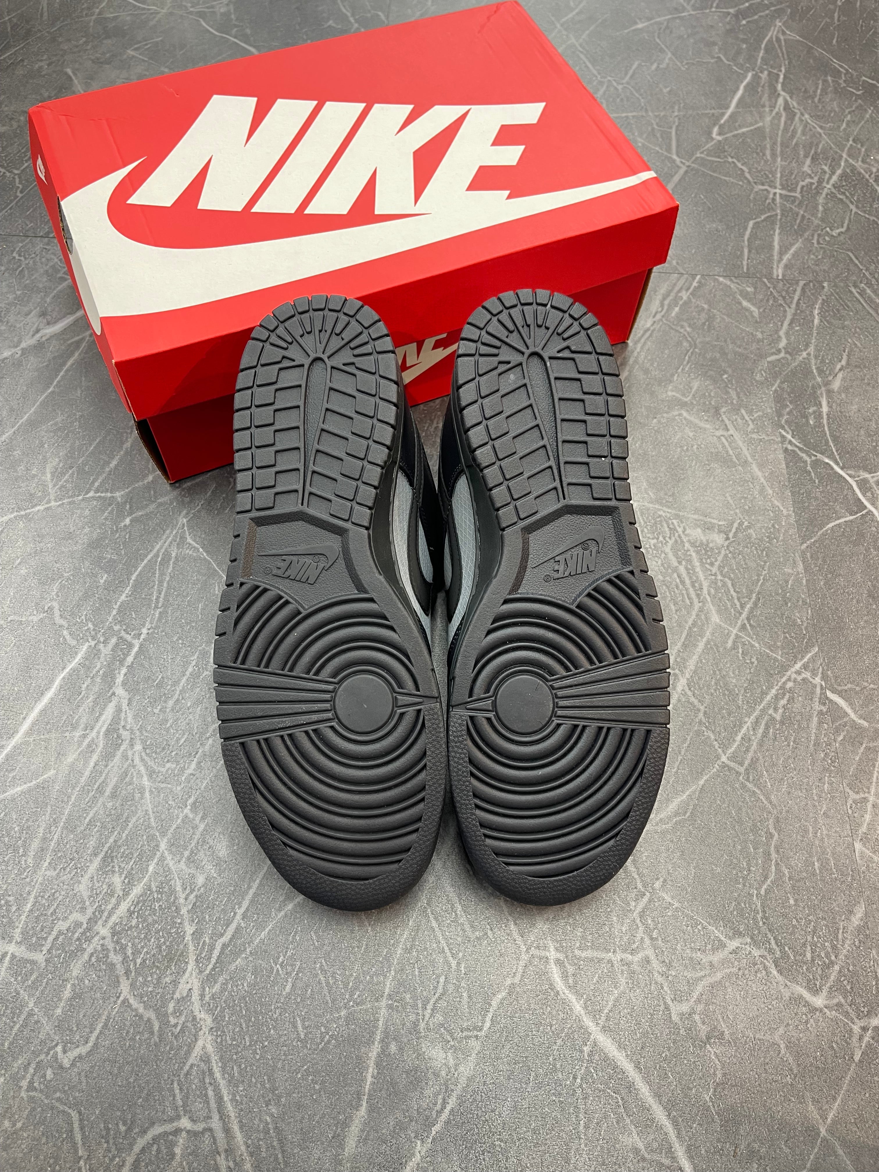 Nike Dunk Low “Off Noir Smoke Grey”