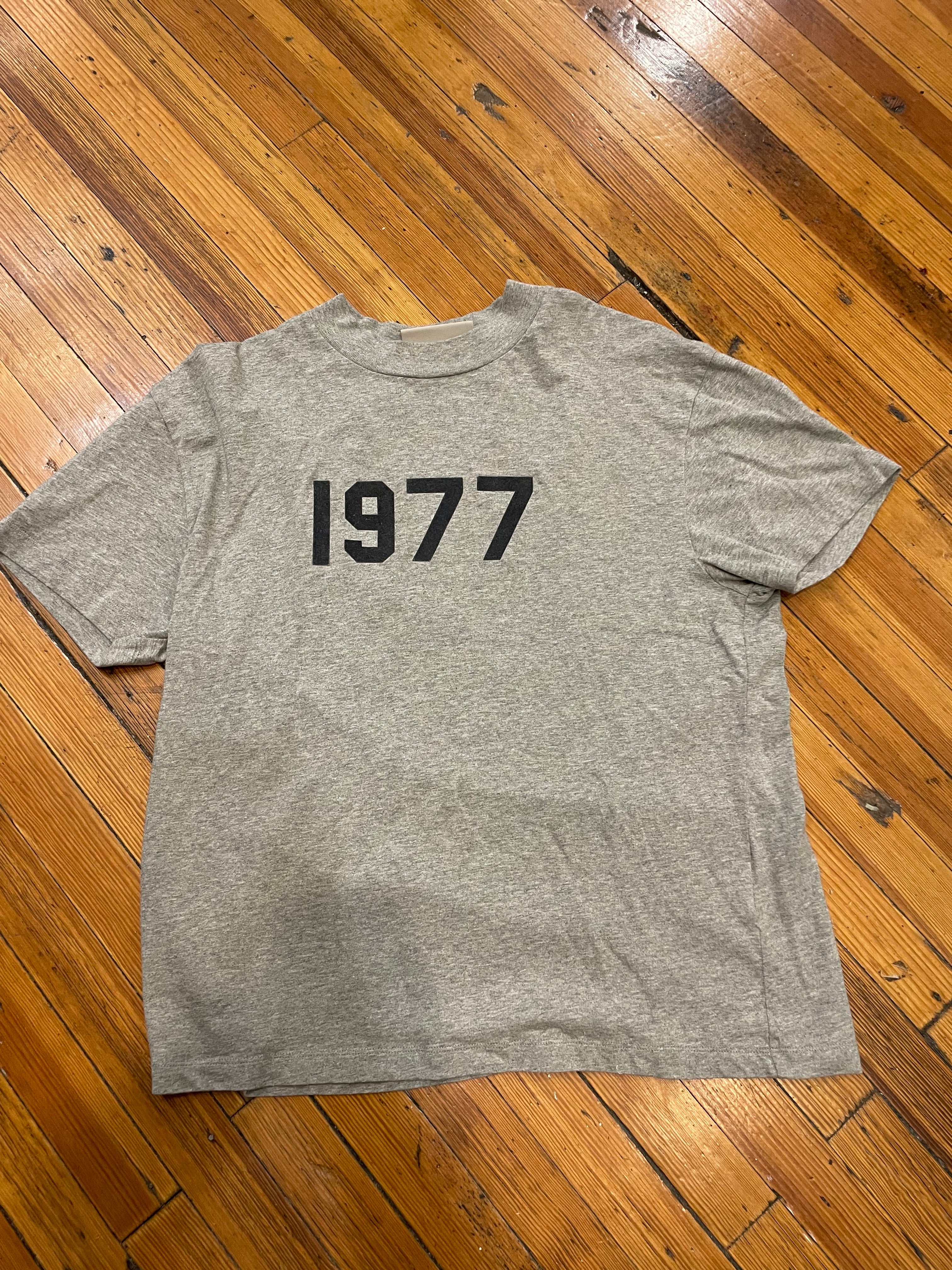 Essentials 1977 Tee “Dark Oatmeal”