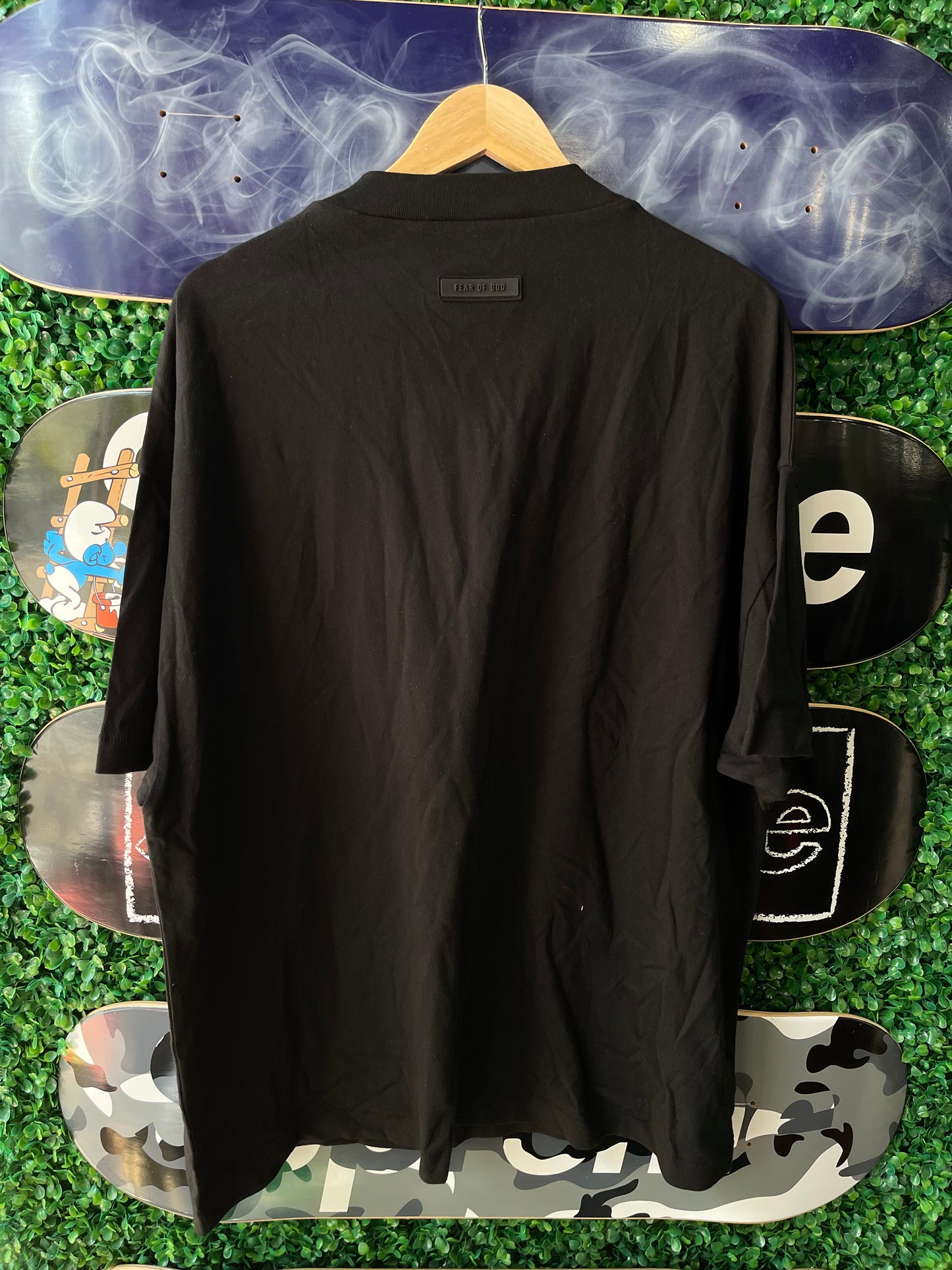 Essentials Tee Small Center Logo Black