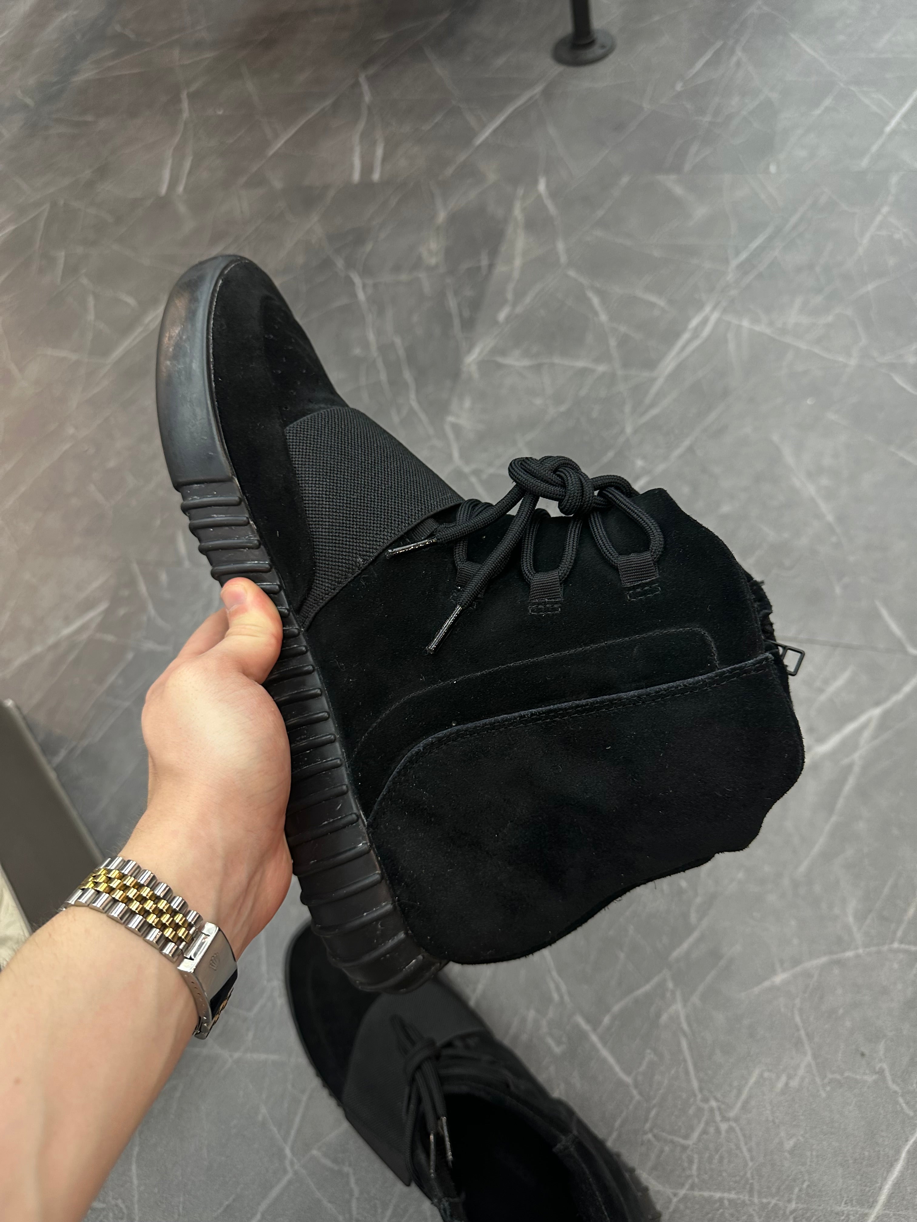 Yeezy Boost 750 “Triple Black”