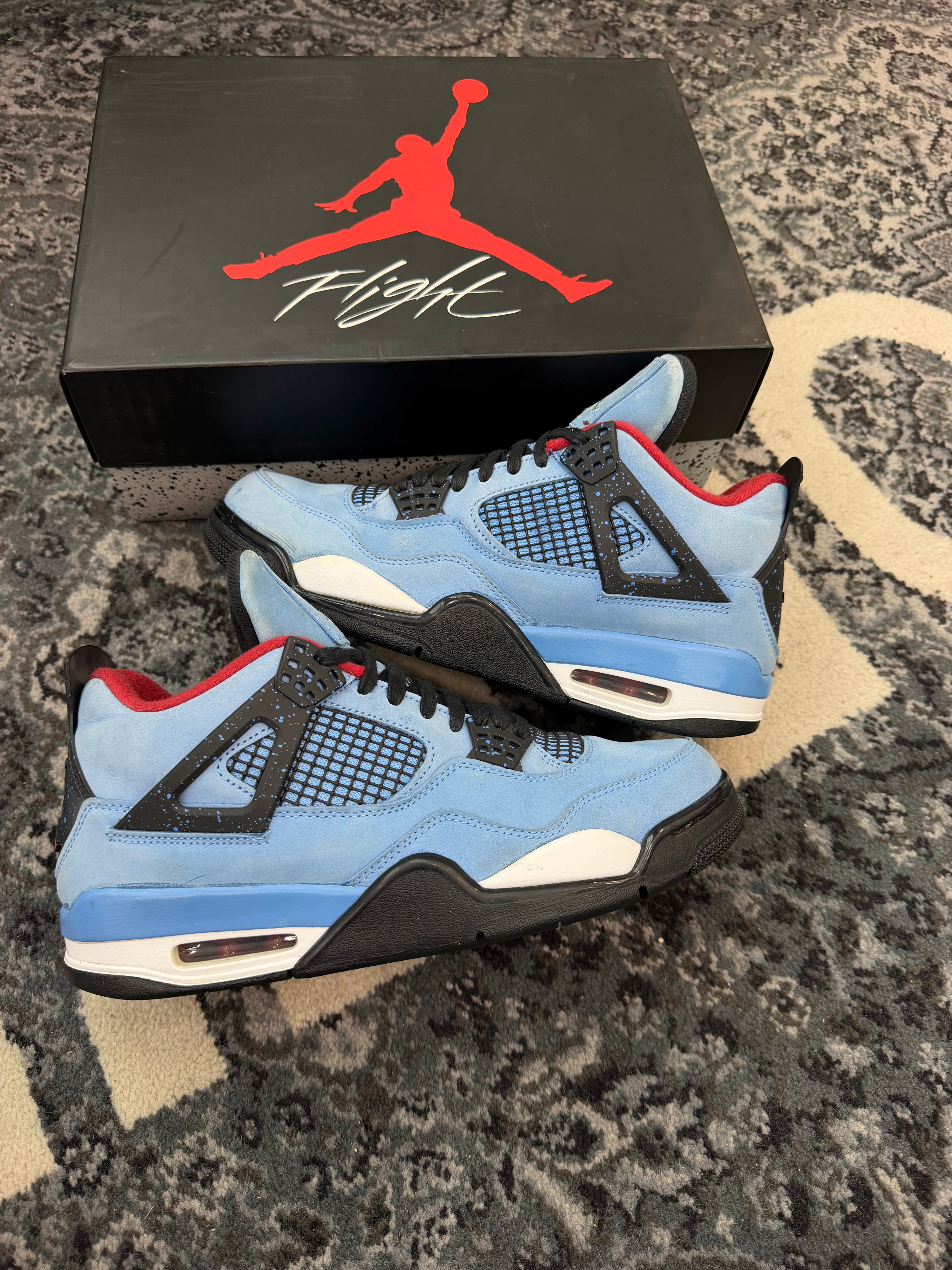 Jordan 4 x Travis Scott “Cactus Jack”