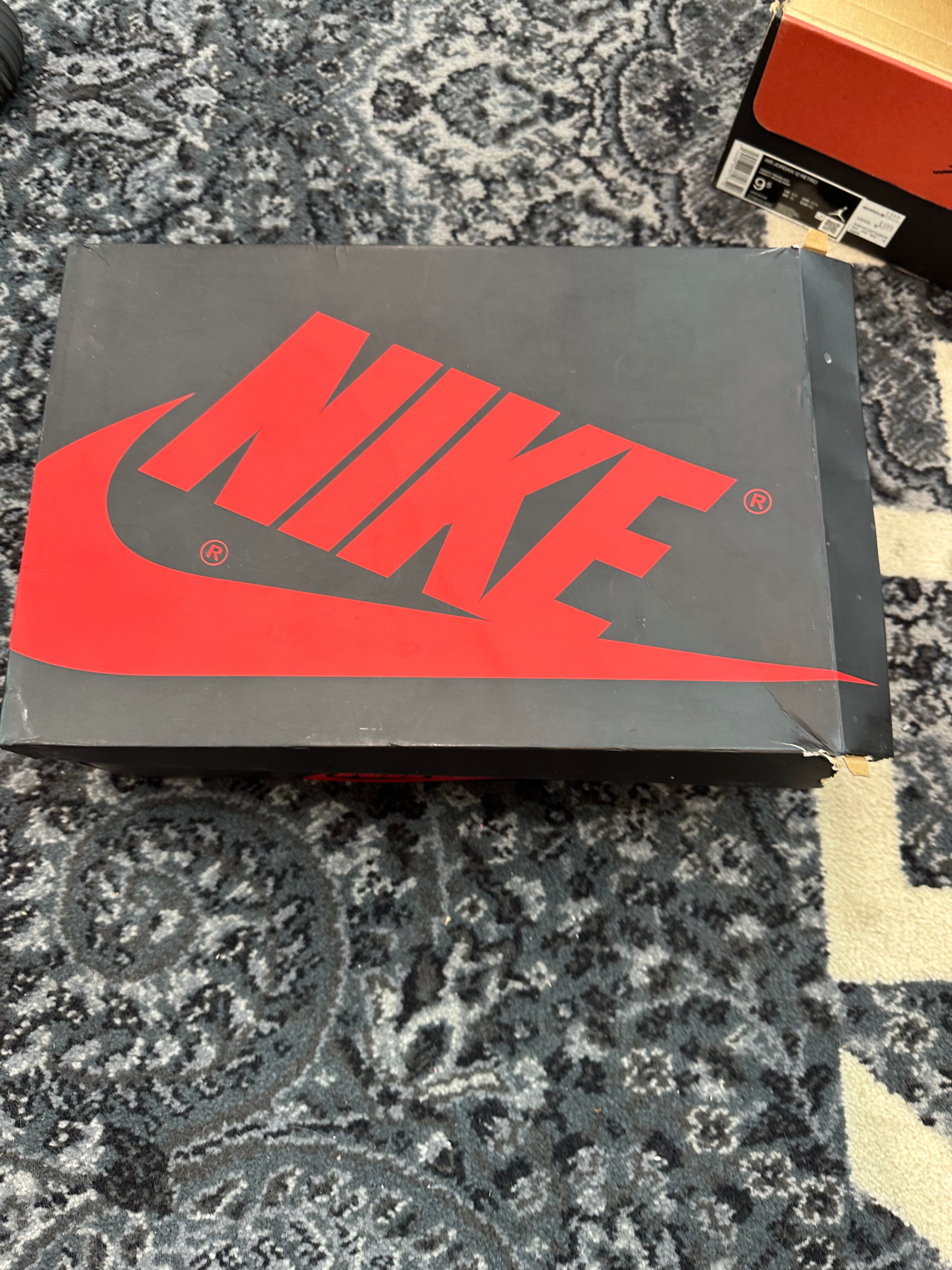 Jordan 1 High “Black Metallic Gold”