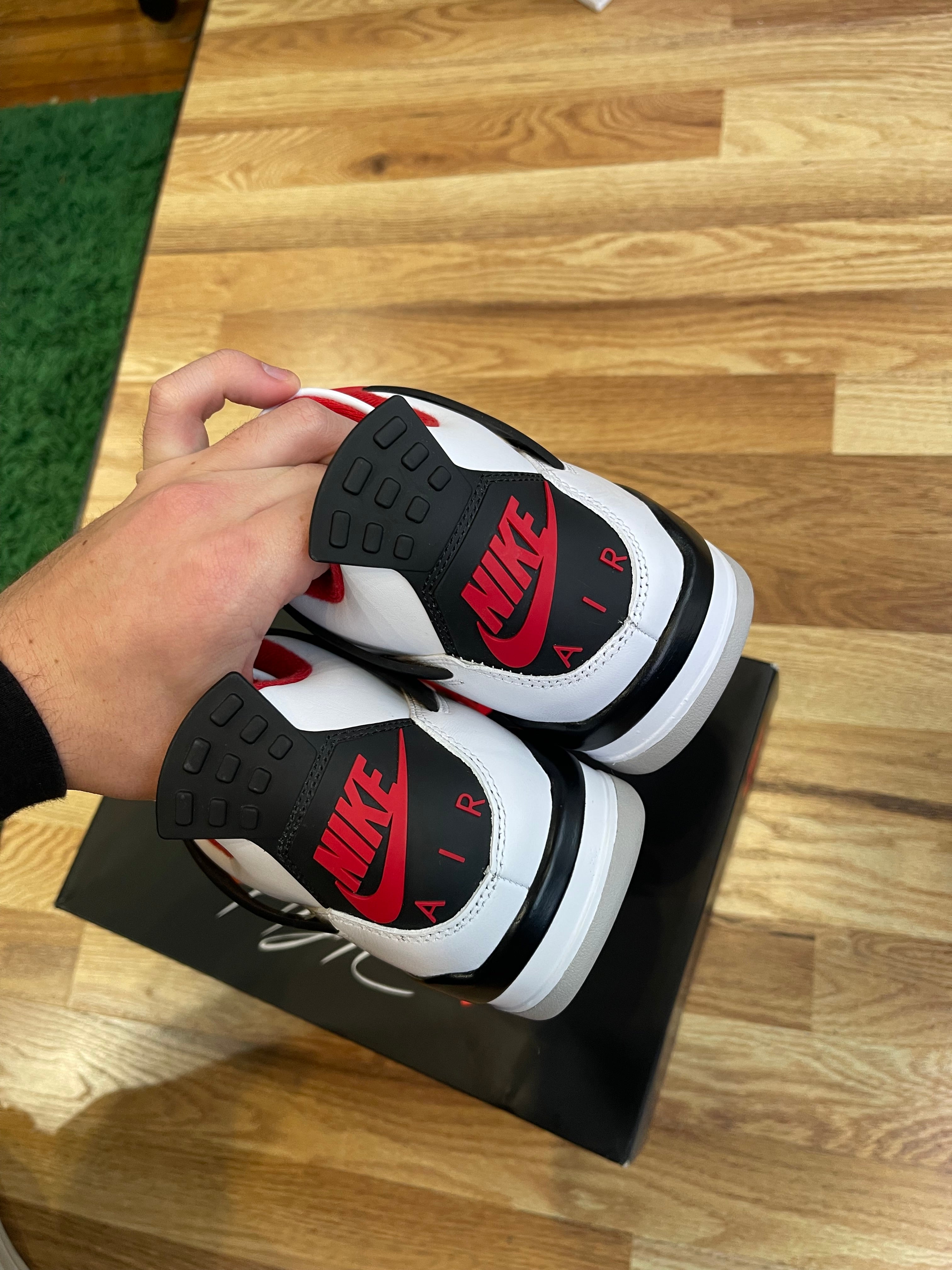 Jordan 4 Fire Red (2020)