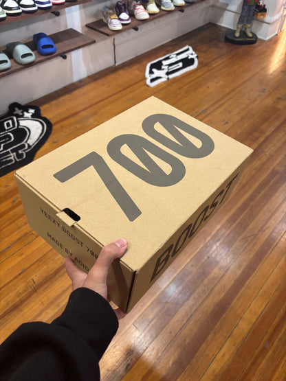 Yeezy 700 “Magent”