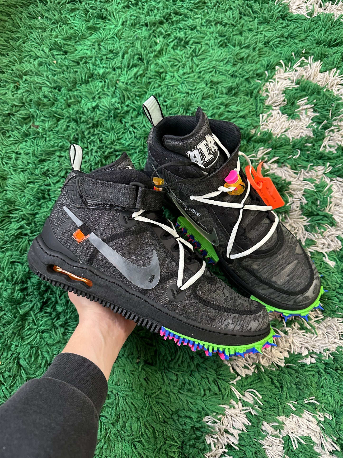 Off-White Air Force 1 Mid “Black”