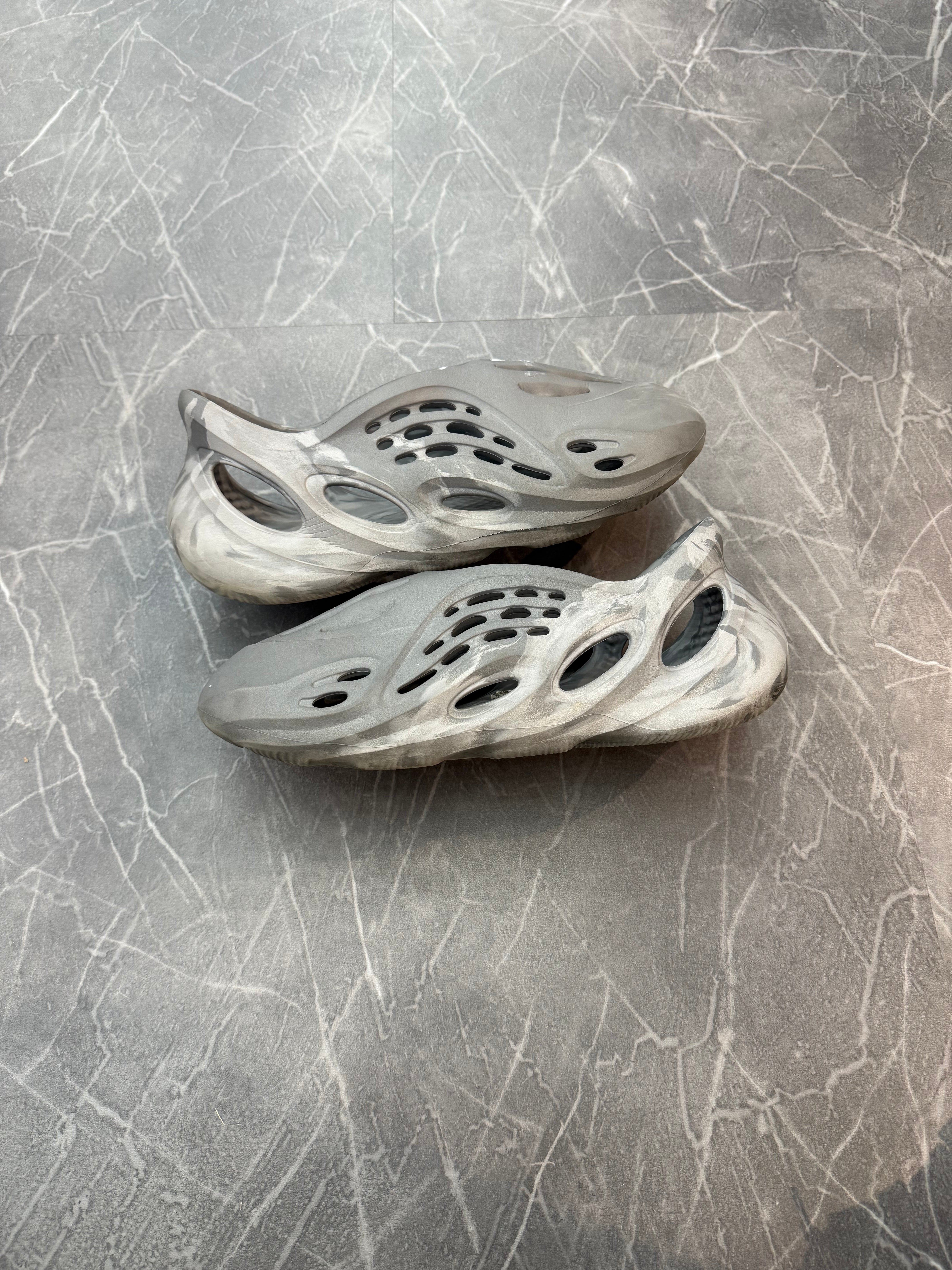 Yeezy Foam RNR “MX Granite”