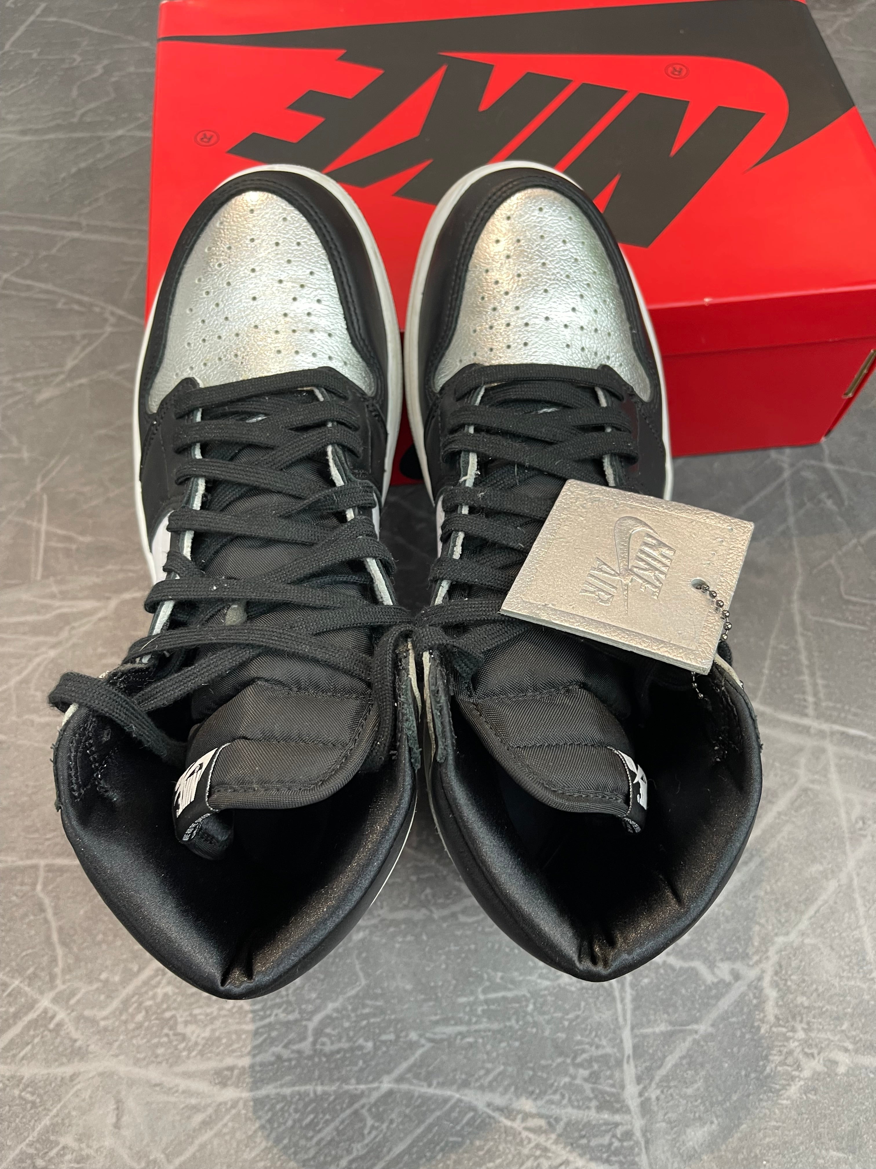 Jordan 1 High “Silver Toe”