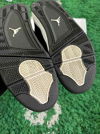 Jordan 4 “White Thunder”