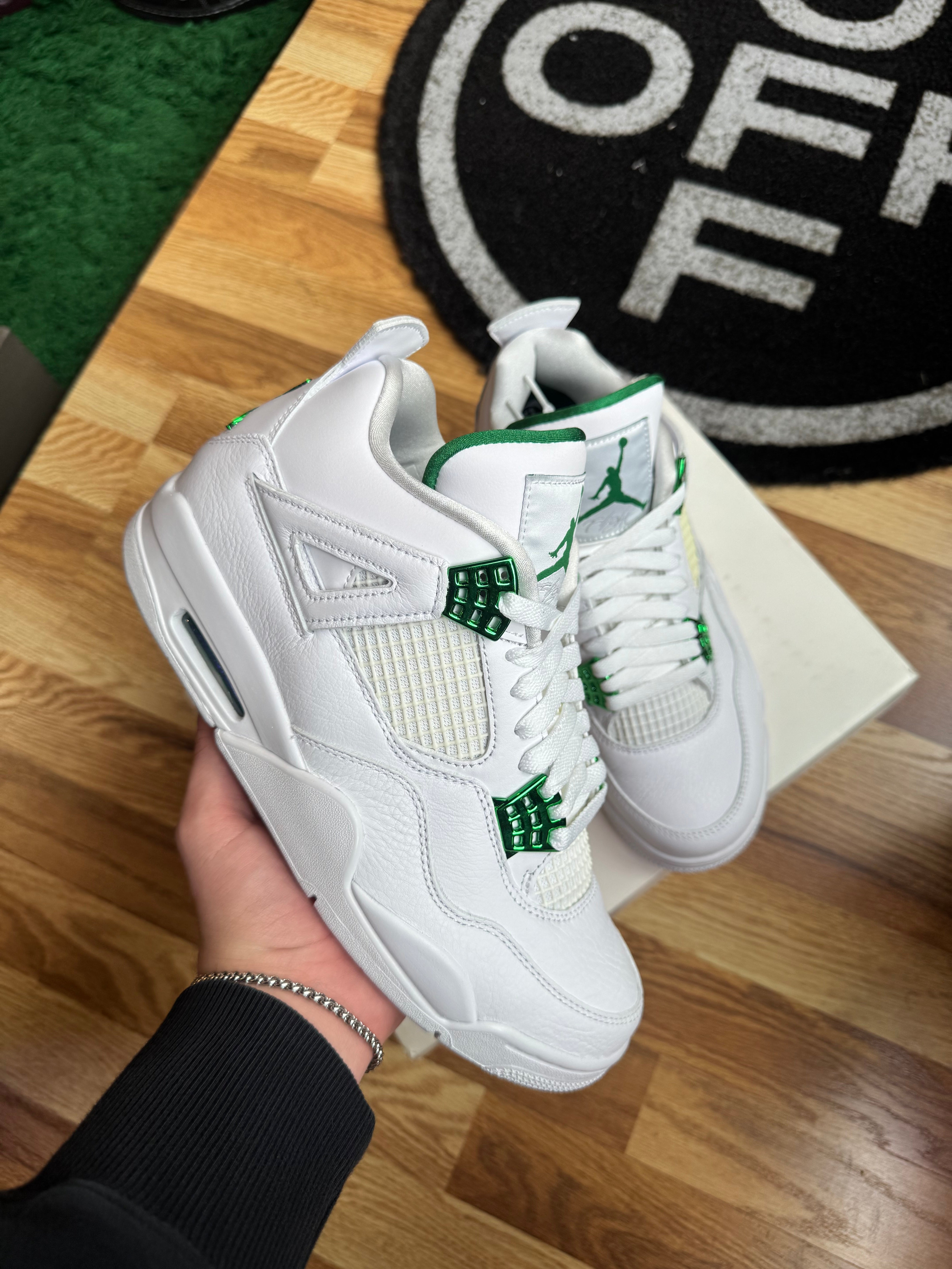 Jordan 4 “Metallic Green”