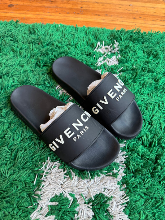Givenchy Rubber Slides “Black”