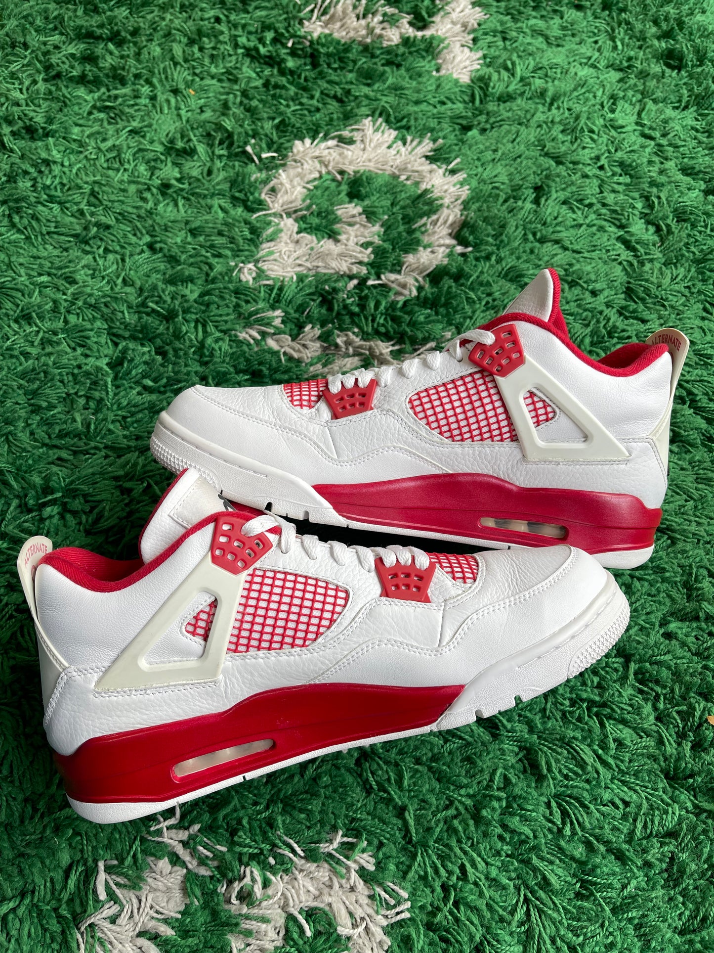 Jordan 4 “Alternate 89”