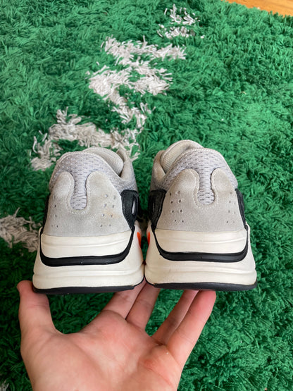 Yeezy 700 “Wave Runner”