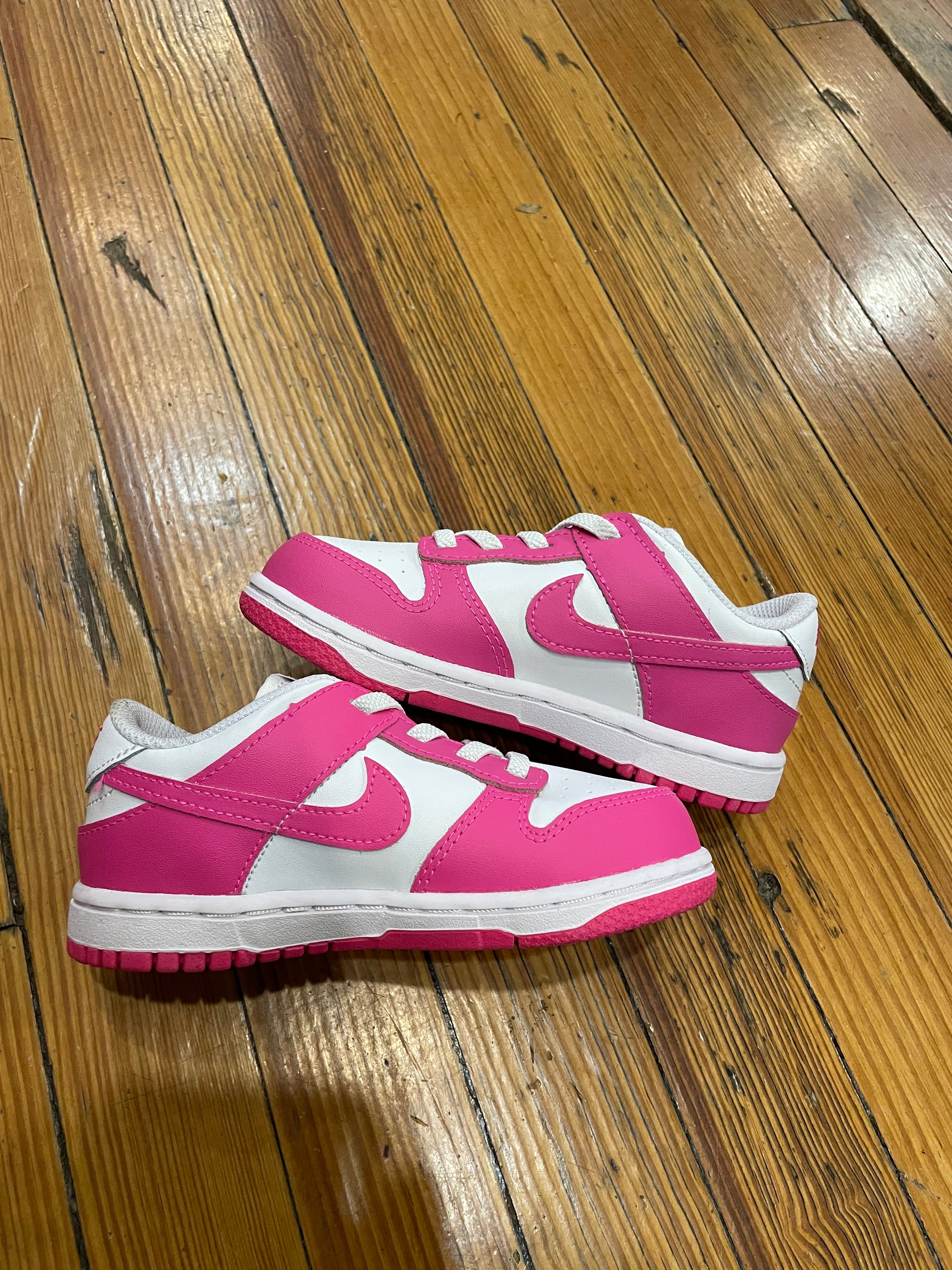 Nike Dunk Low “Laser Fuschia”
