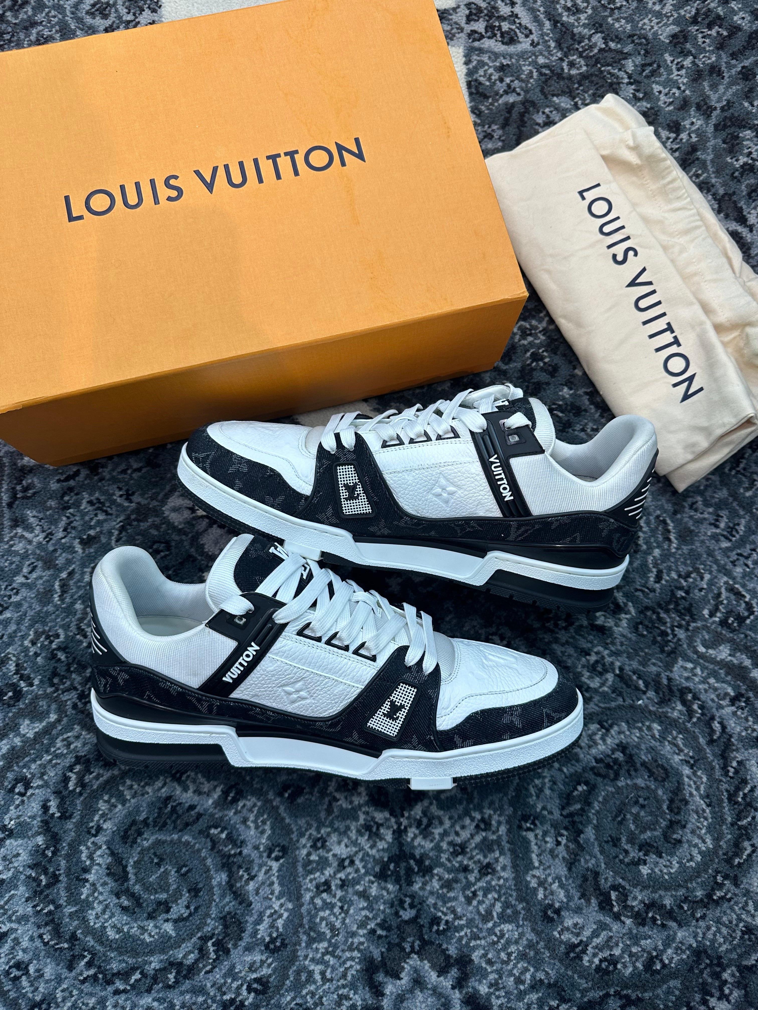 Louis Vuitton Trainer “Black White”