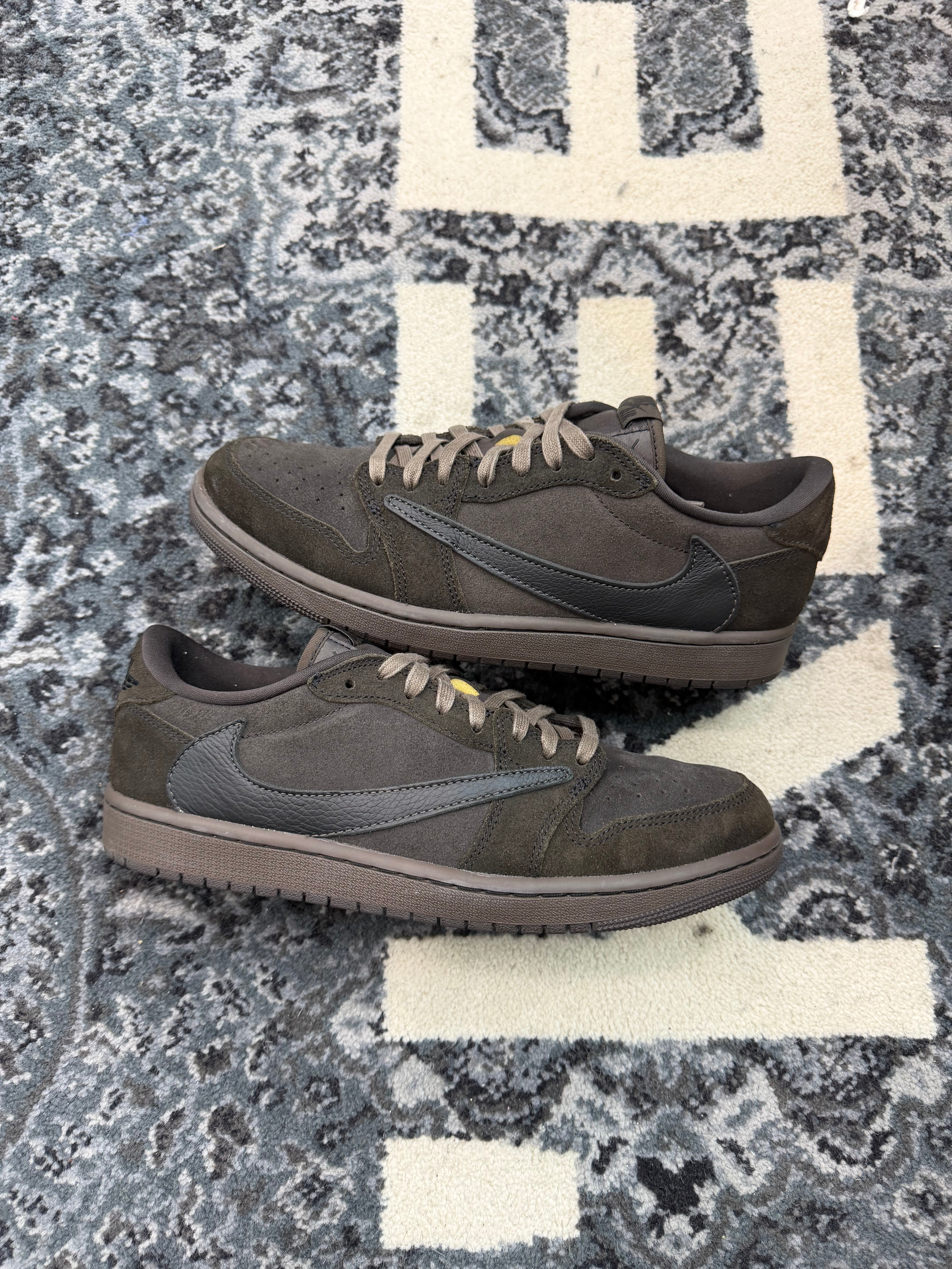 Jordan 1 Travis Scott “Velvet Brown”