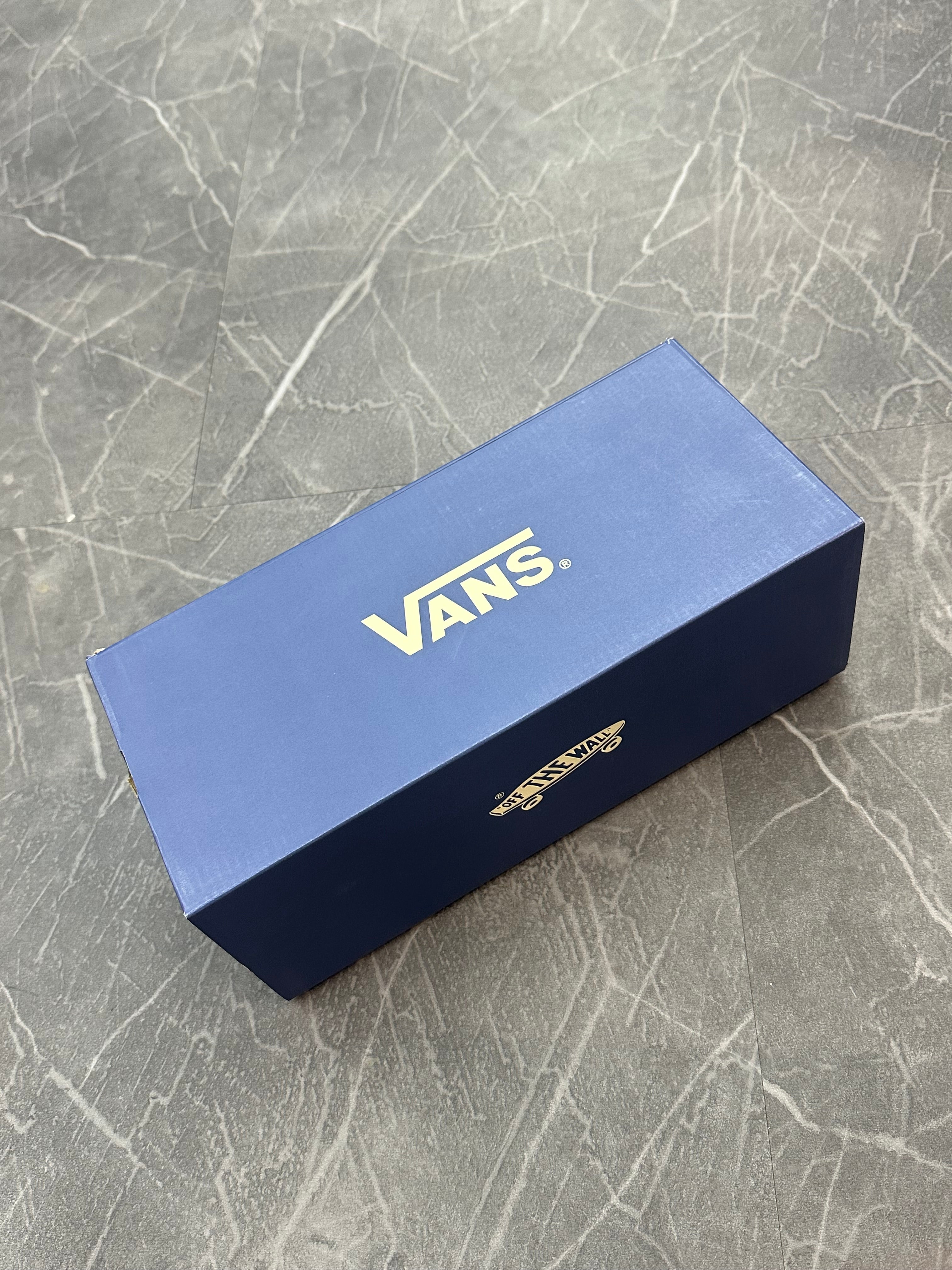 Vans Premium Authentic La Habana “Red Navy”