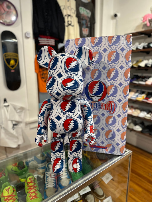 BearBrick 1000% “Grateful Dead White”