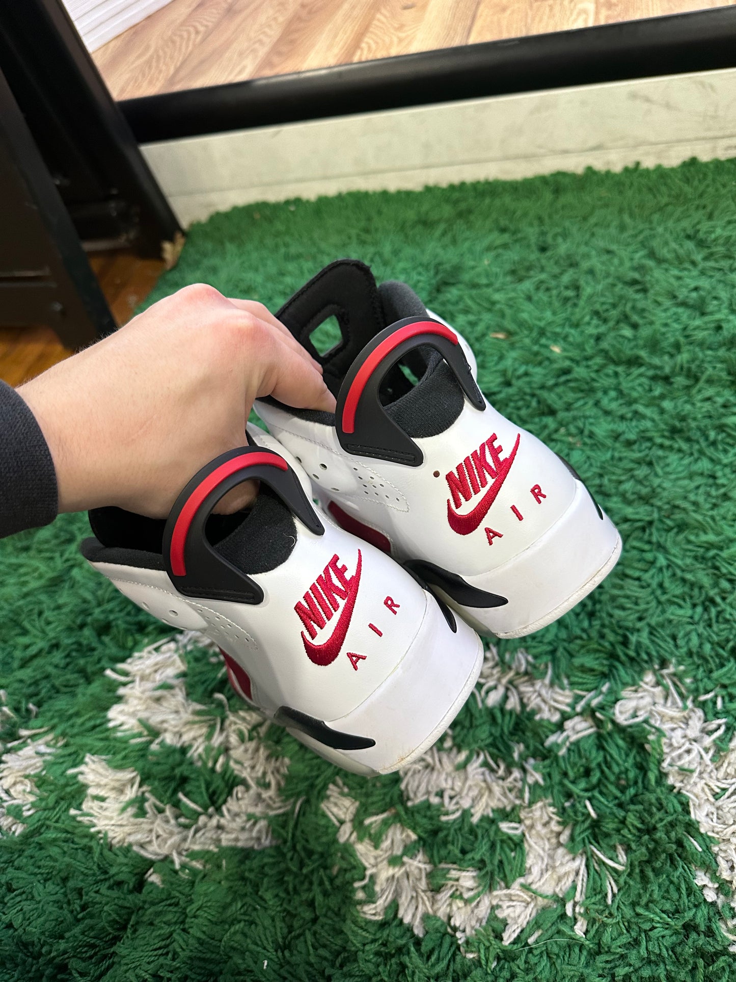 Jordan 6 “Carmine”