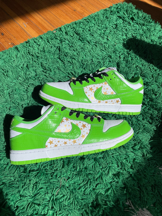 Nike Dunk Low SB x Supreme “Mean Green”