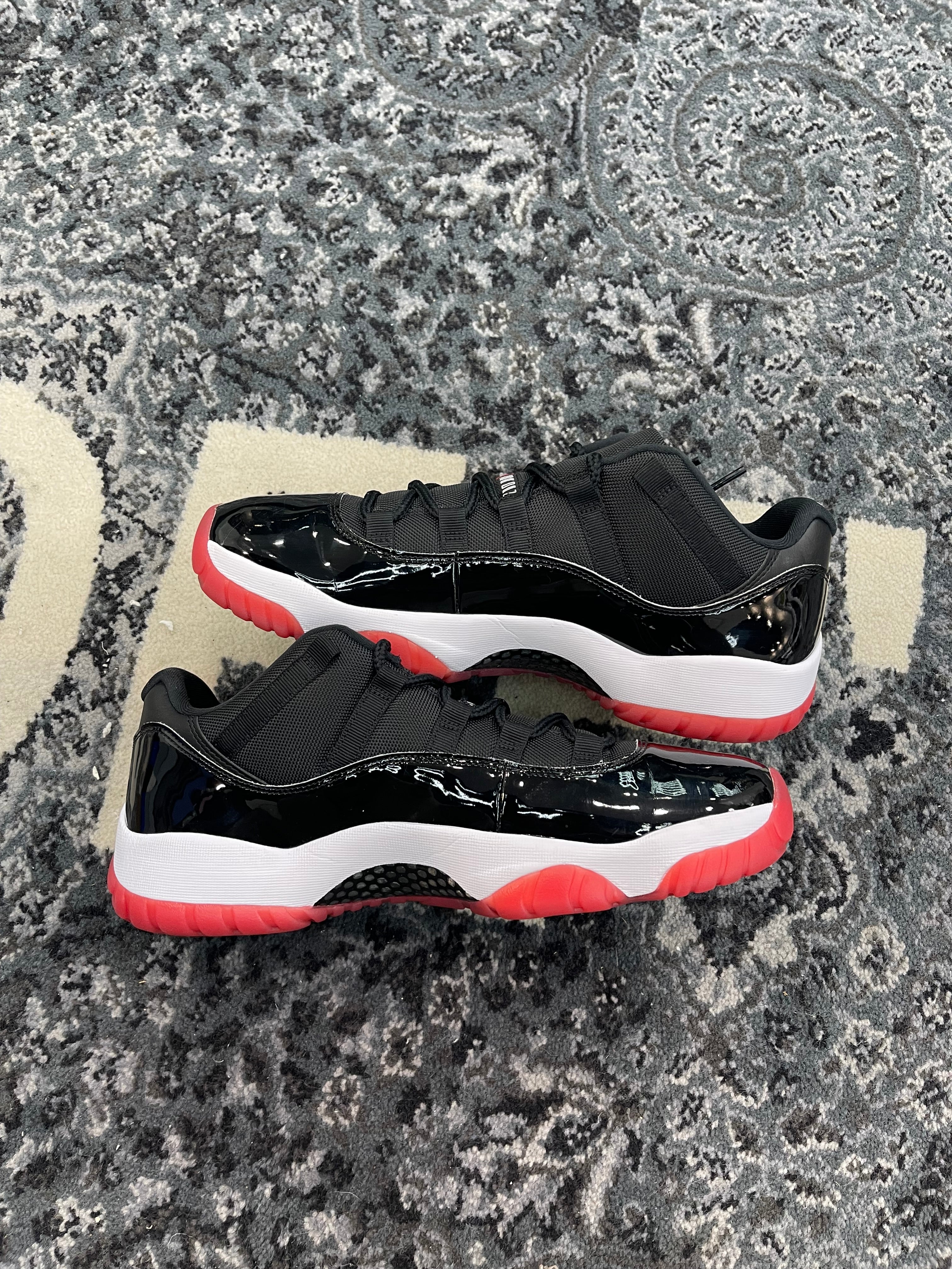 Jordan 11 Low “Bred”