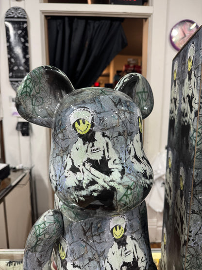 Bearbrick Riot Cop 1000%