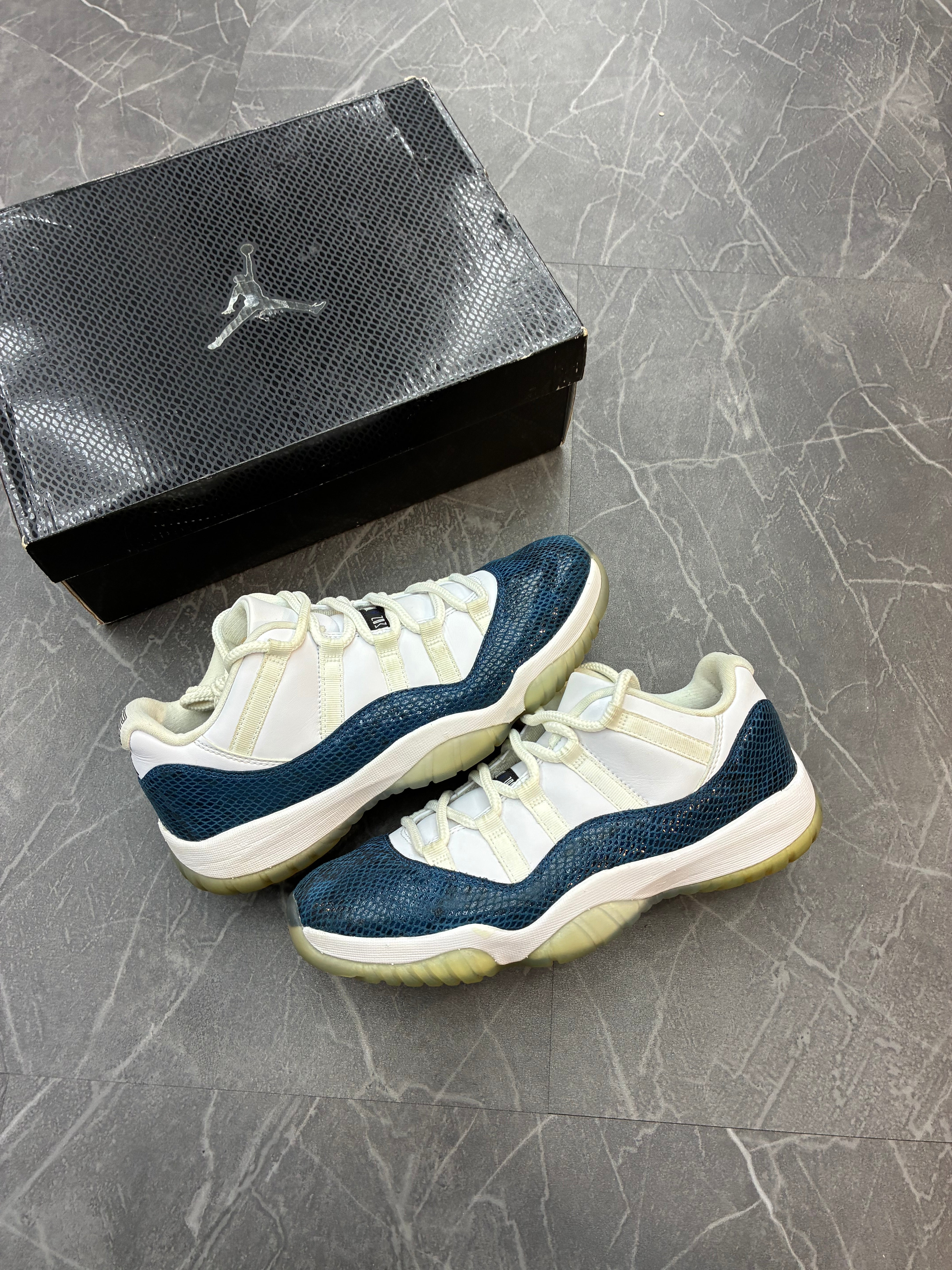 Jordan 11 Low Snake Navy (2019)