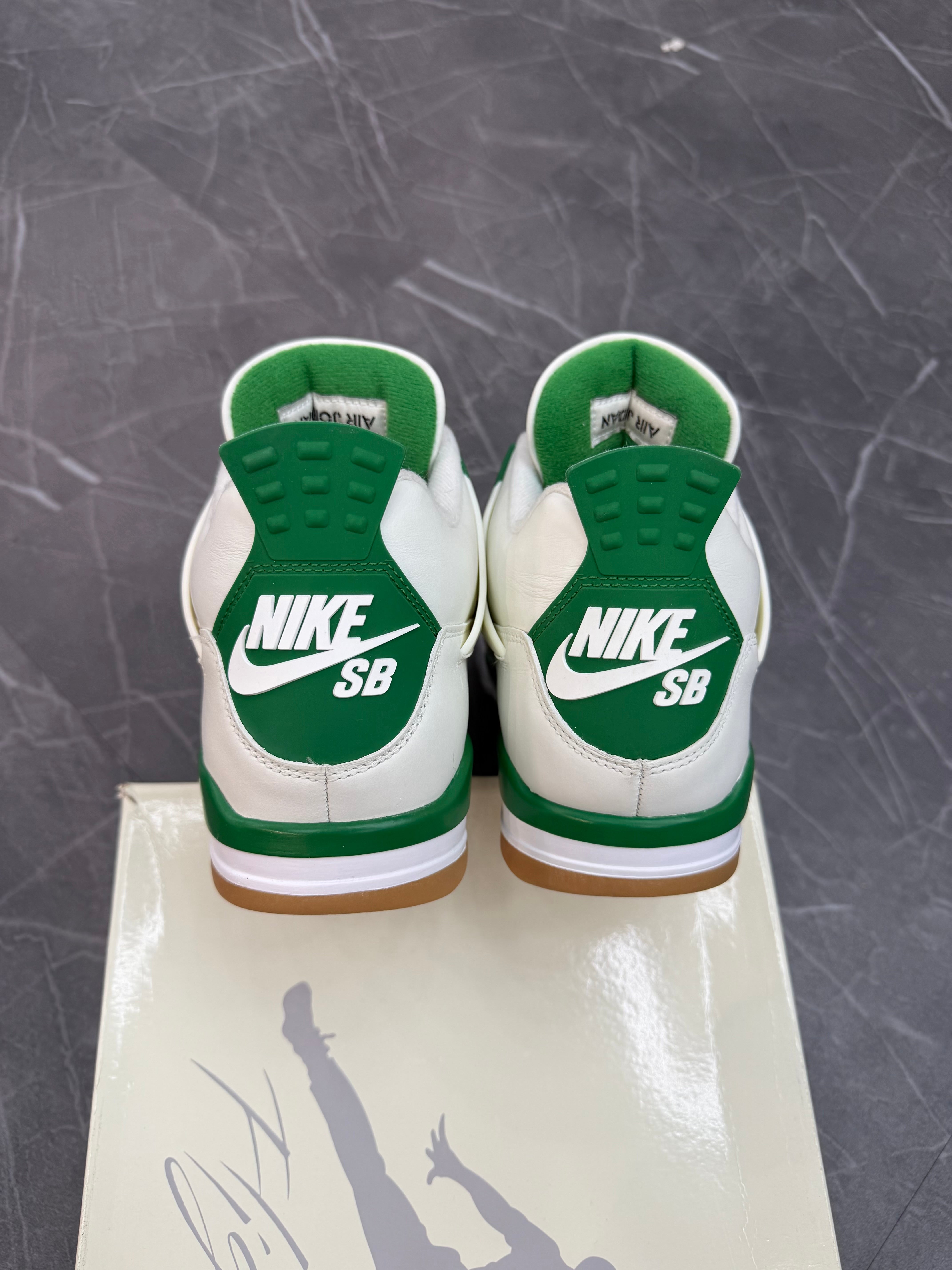 Jordan 4 SB “Pine Green”